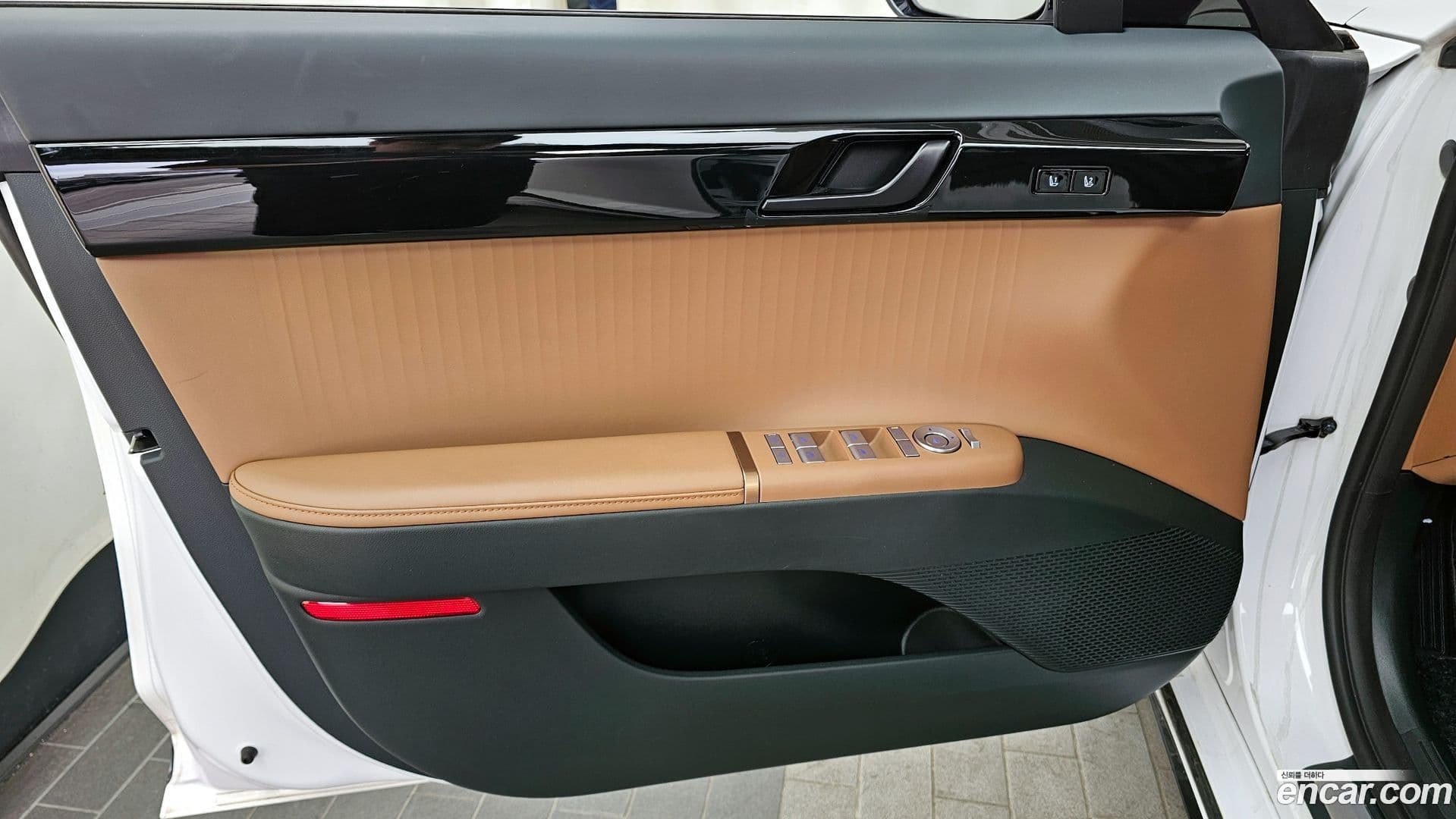 Main__Slider__Photo:Grandeur Hyundai 2023.5-23