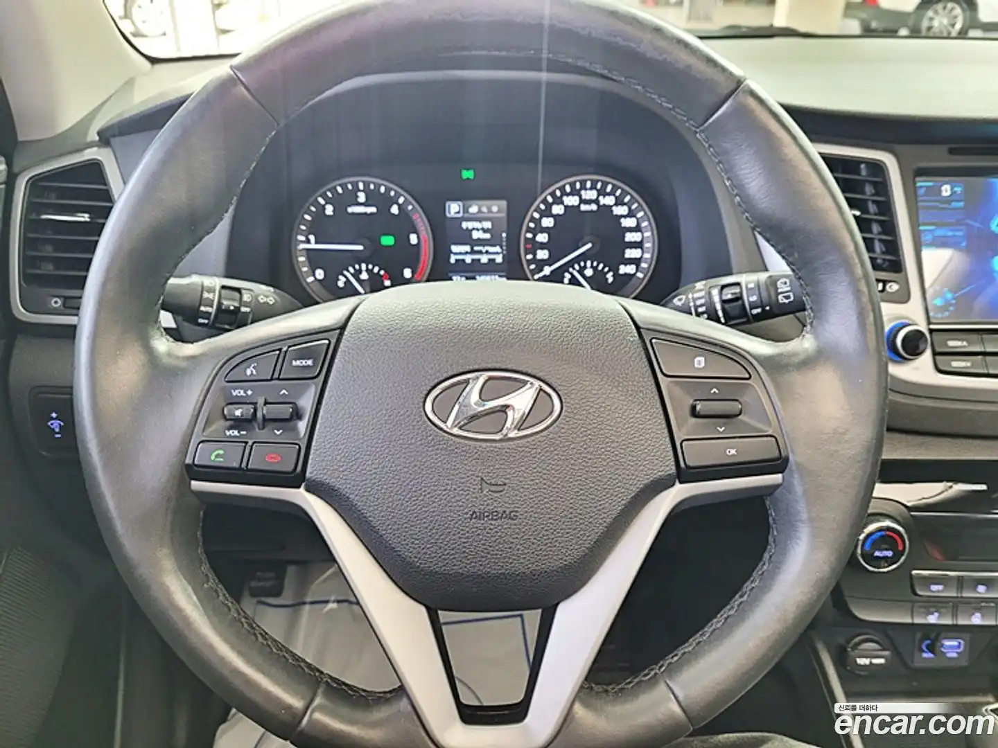Tucson Hyundai 2016.6-OPTION-015