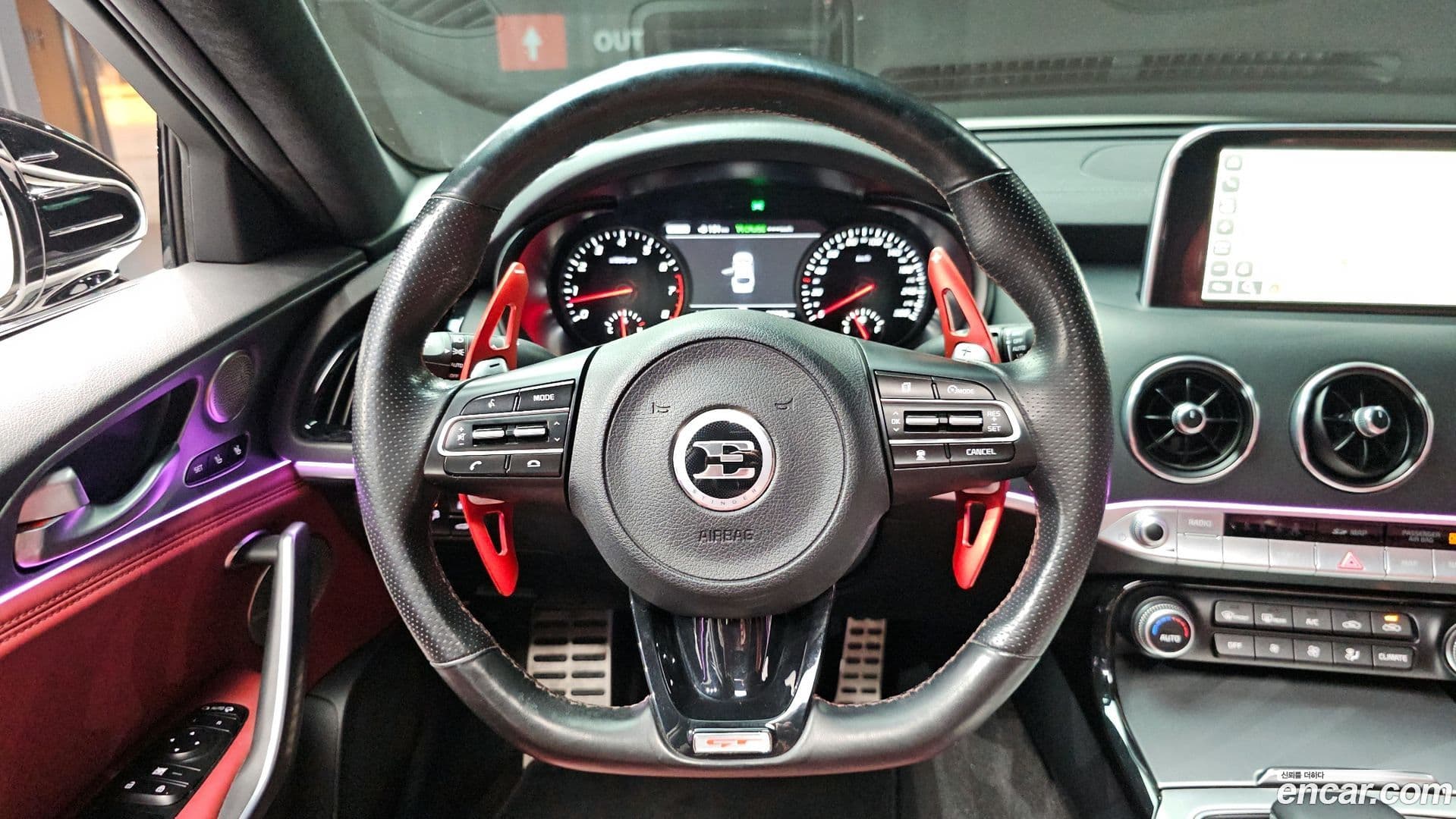 Main__Slider__Photo:Stinger Kia 2017.5-12