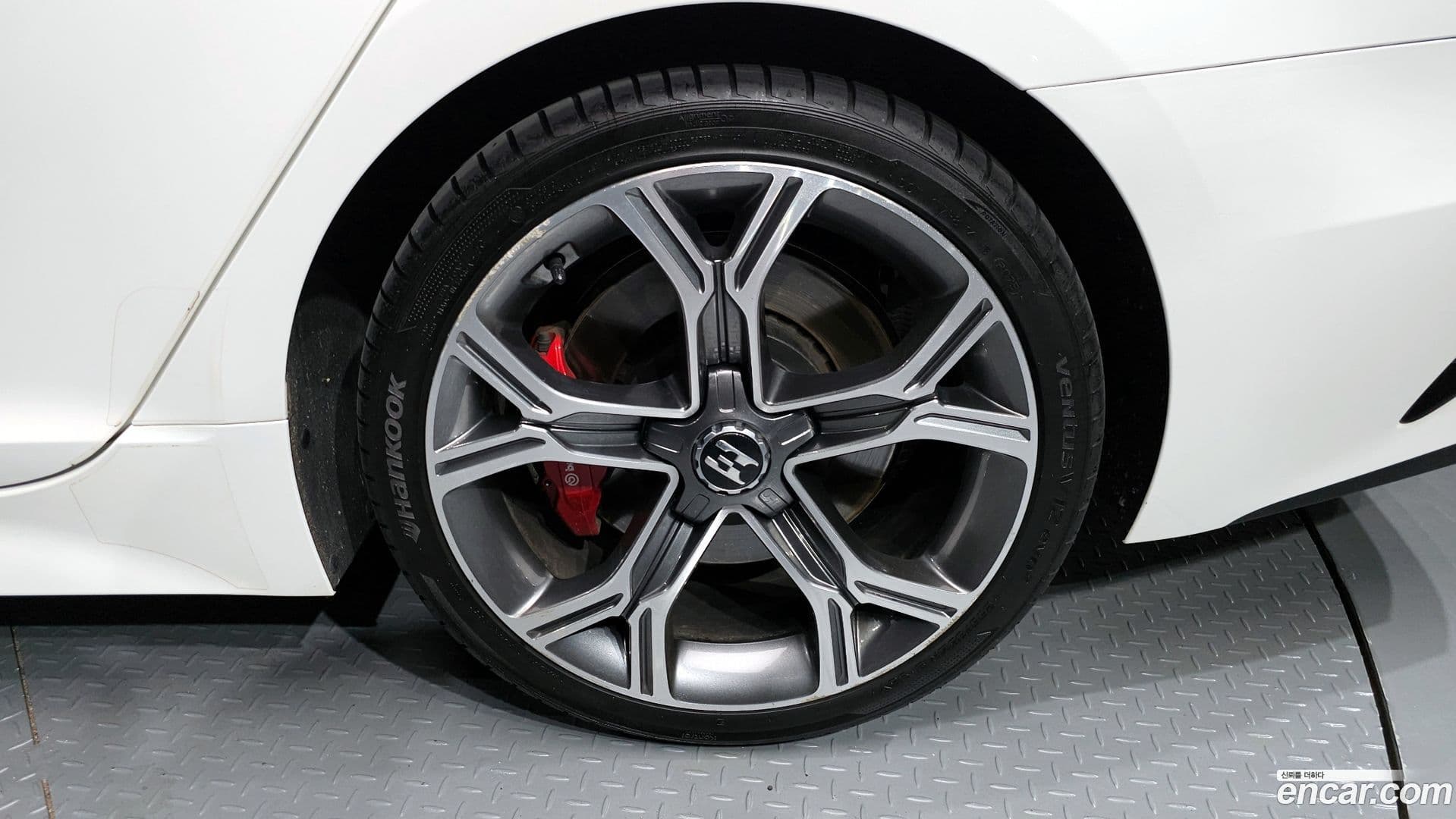 Main__Slider__Photo:Stinger Kia 2017.5-20