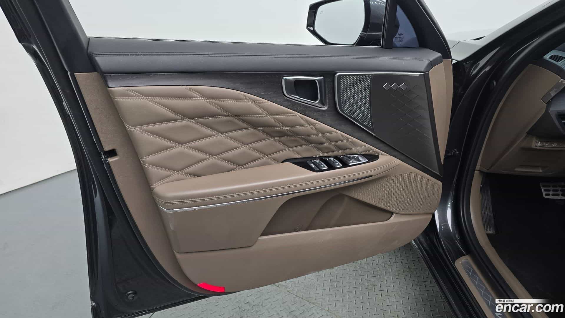 K8 Kia 2023.10-INNER-034