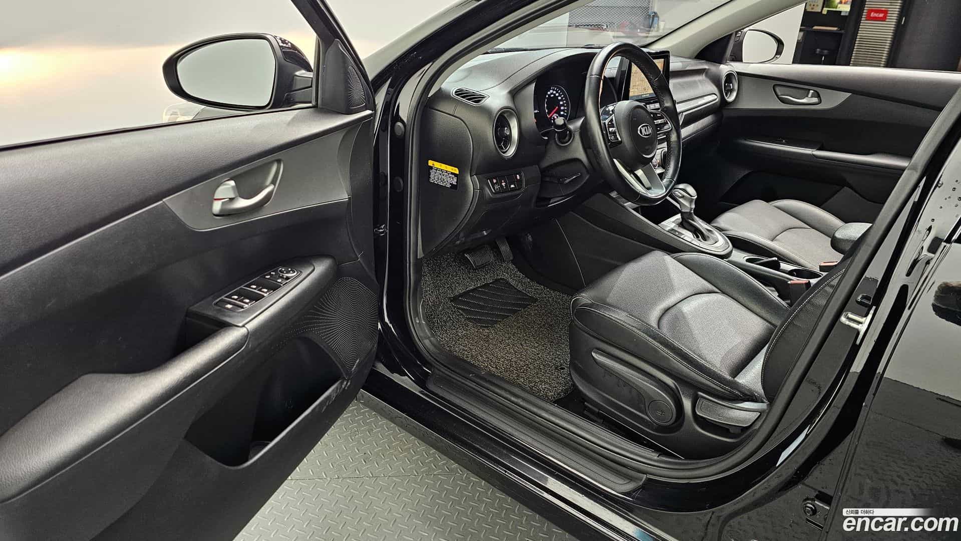 K3 Kia 2021.0-INNER-010