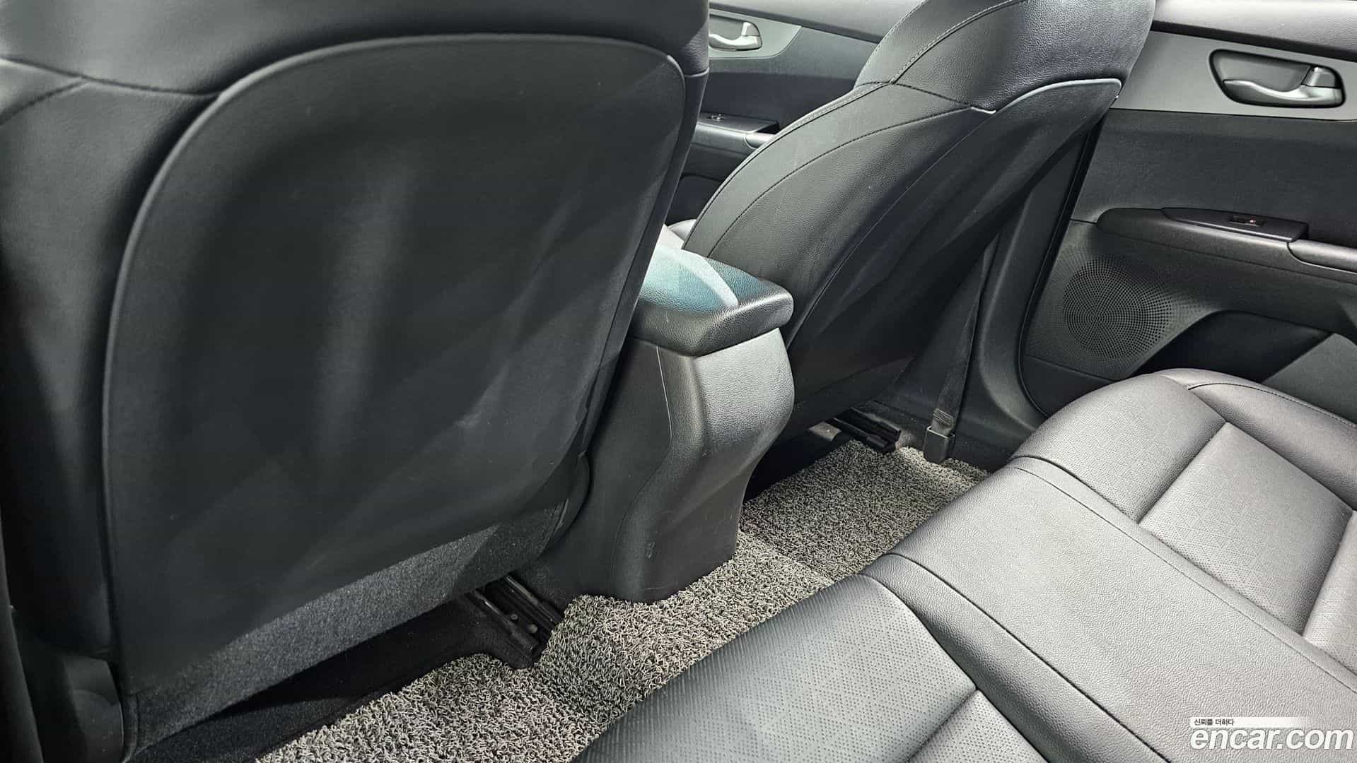 K3 Kia 2021.0-OPTION-022