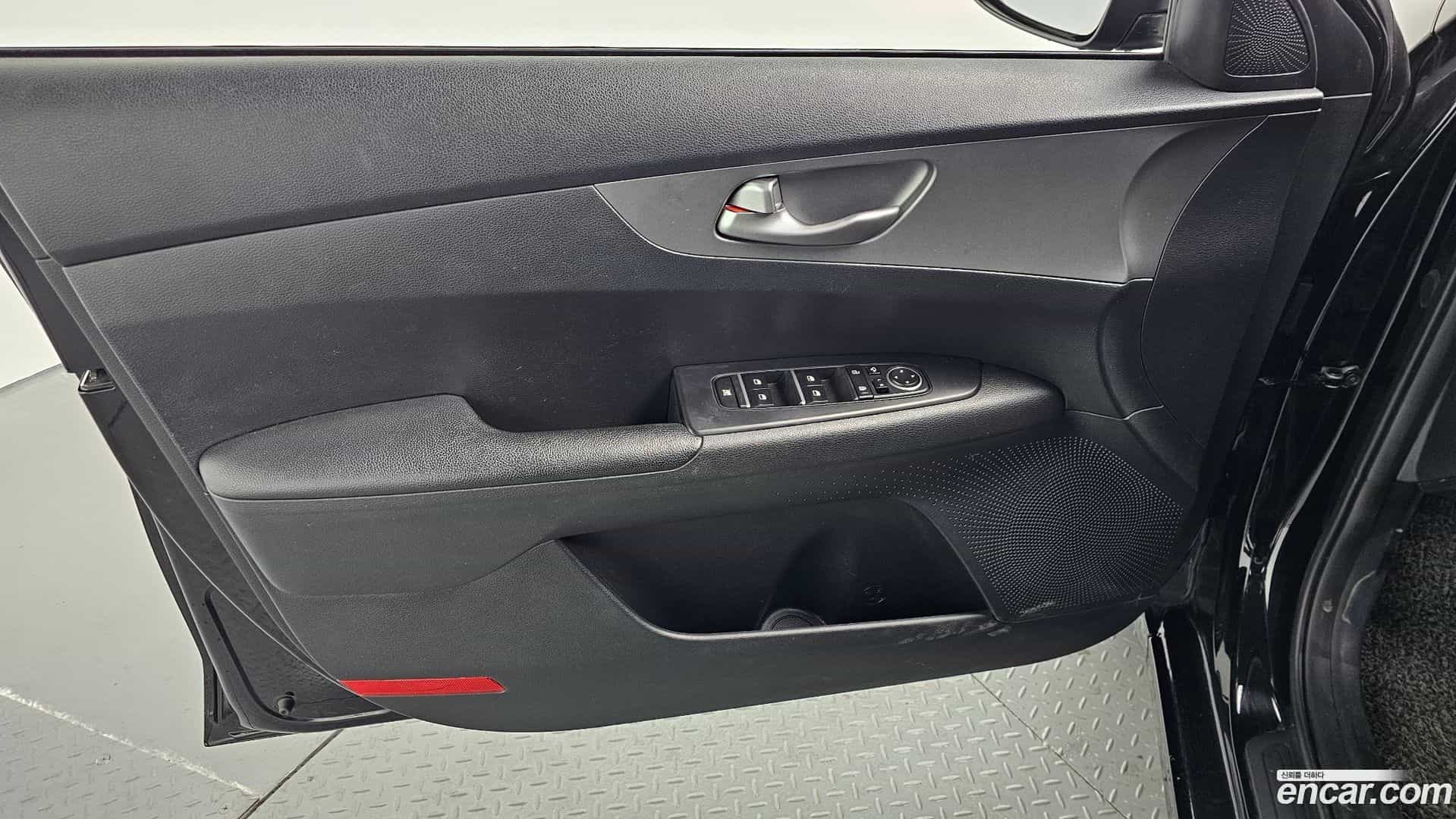 K3 Kia 2021.0-INNER-034