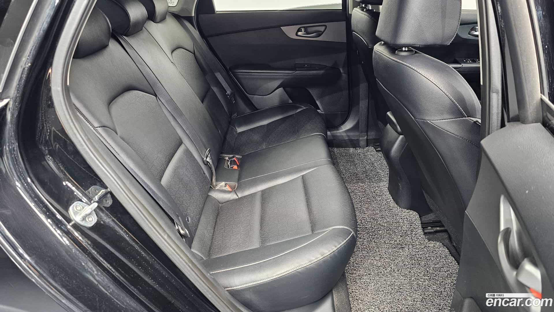 K3 Kia 2021.0-INNER-036