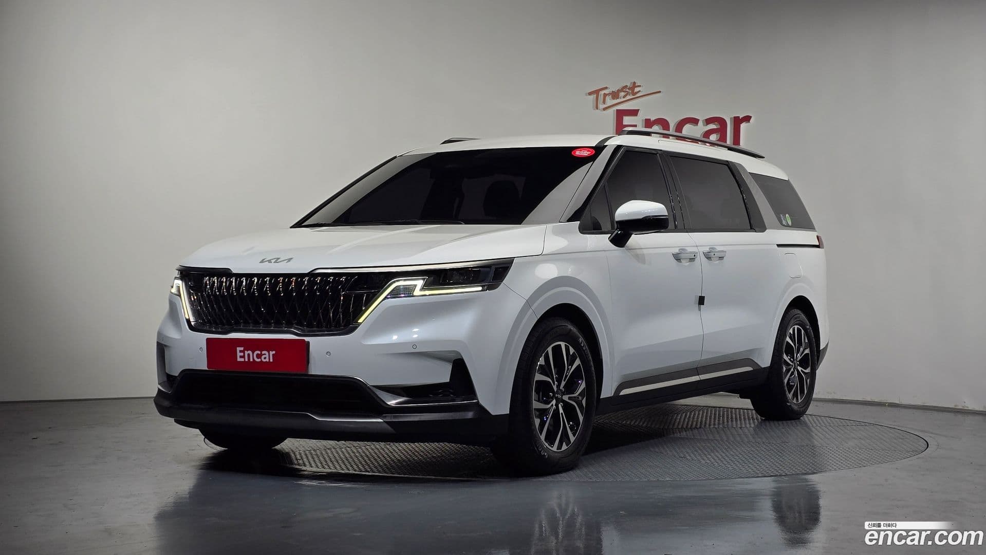 Main__Slider__Photo:Canival Kia 2022.3-0