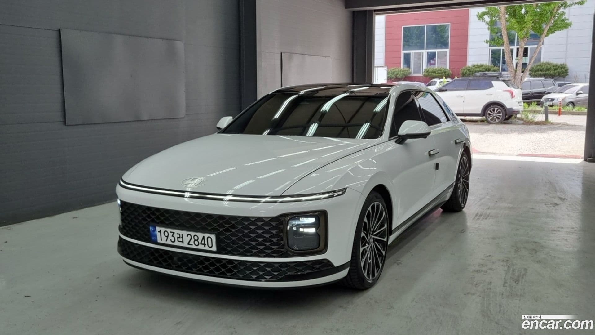 Main__Slider__Photo:Grandeur Hyundai 2023.3-0