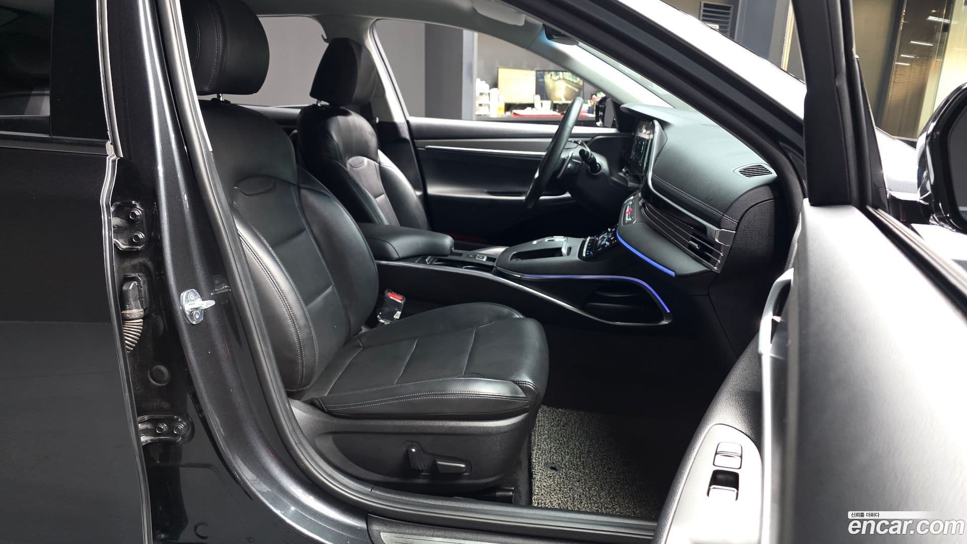 Main__Slider__Photo:Grandeur Hyundai 2021.3-10