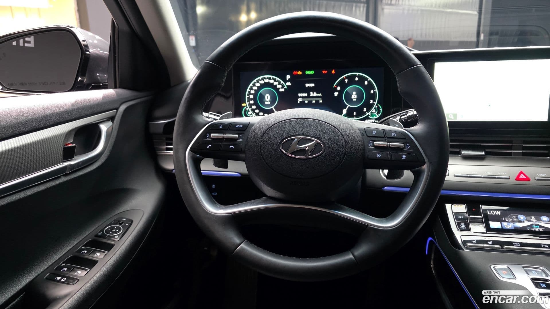 Main__Slider__Photo:Grandeur Hyundai 2021.3-12