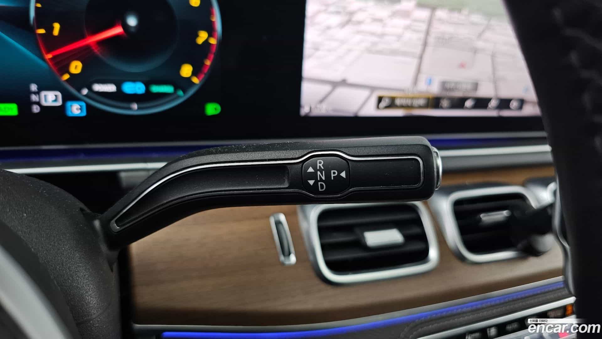 GLE-Class Mercedes-Benz 2020.4-INNER-009