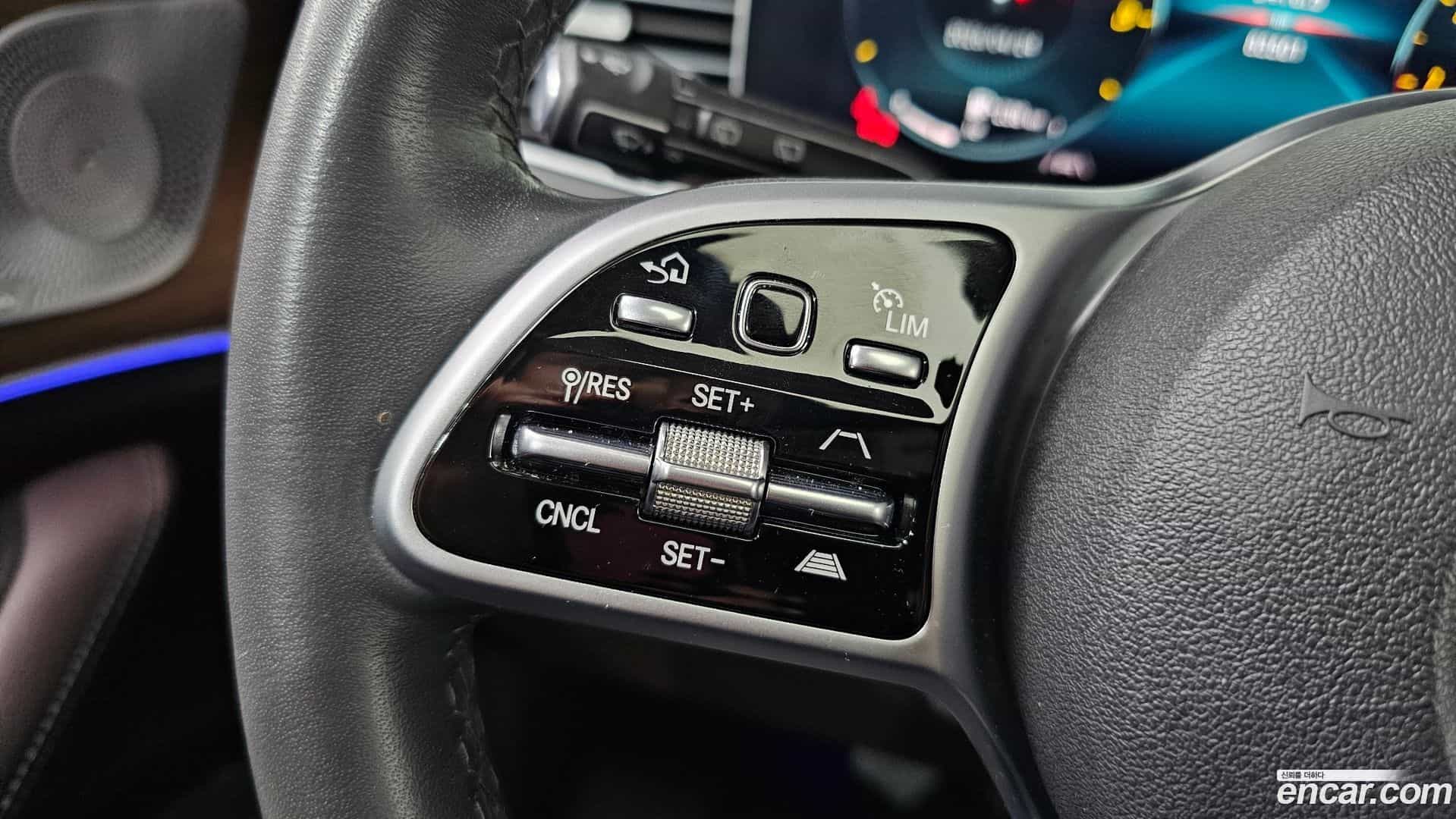 GLE-Class Mercedes-Benz 2020.4-OPTION-018