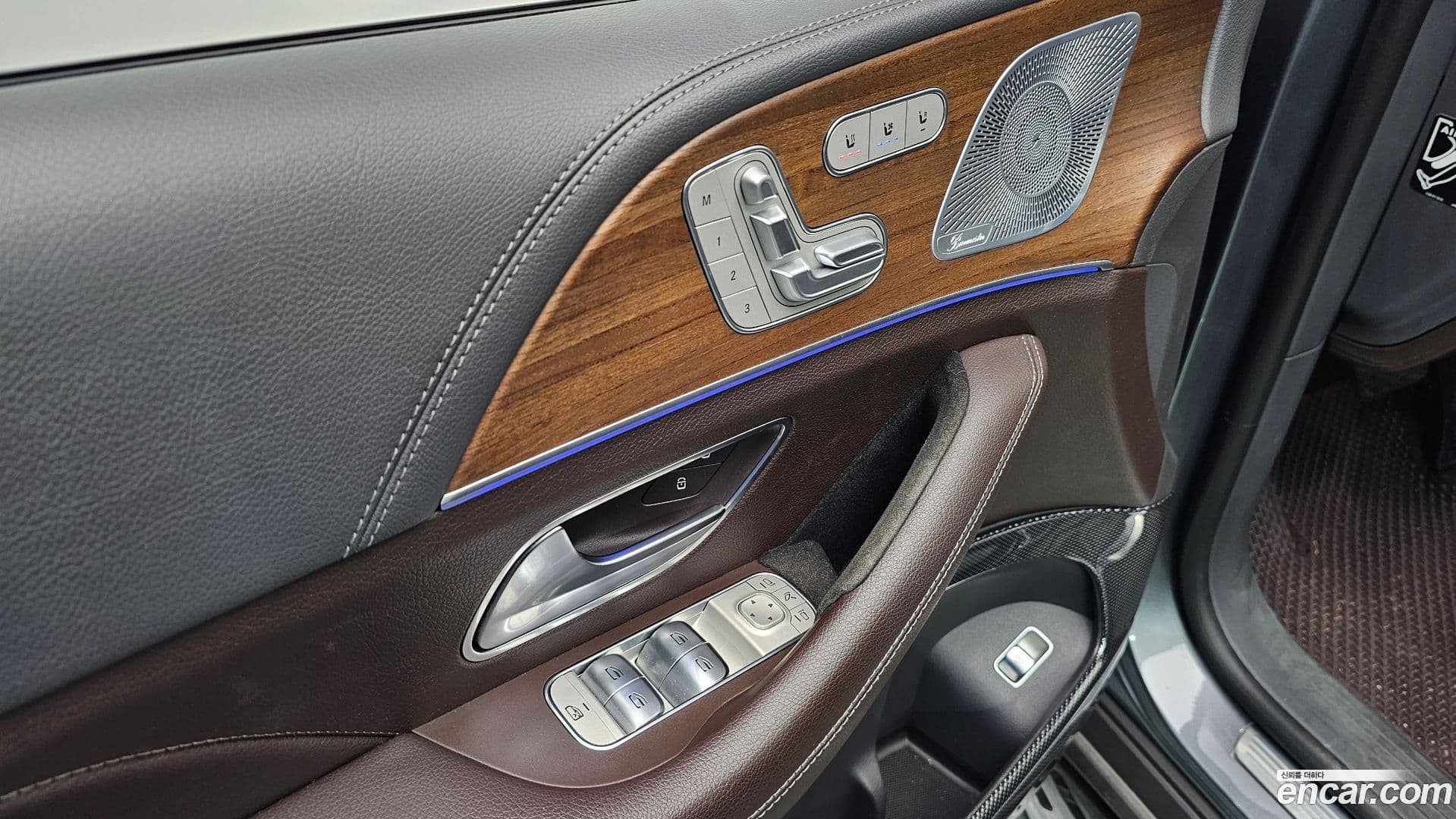 Main__Slider__Photo:GLE-Class Mercedes-Benz 2020.4-15