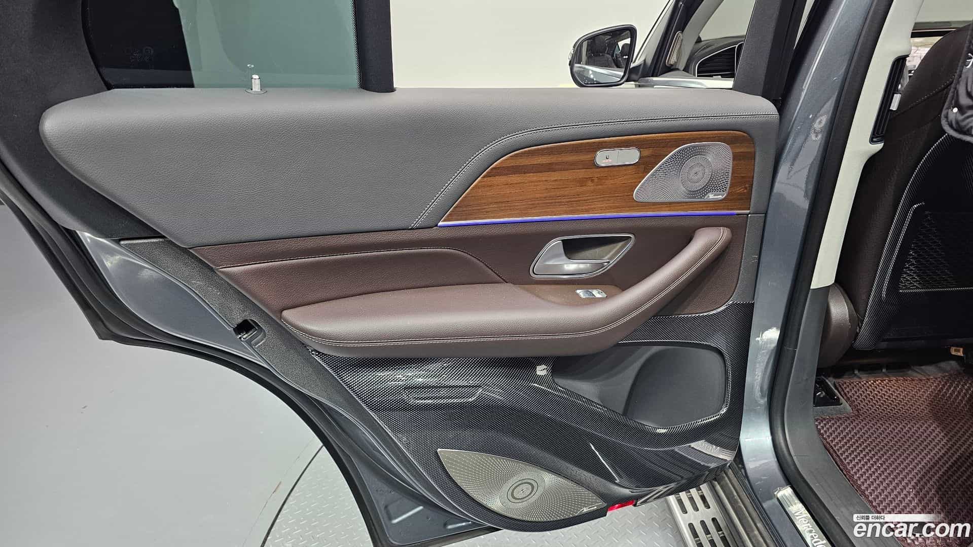 GLE-Class Mercedes-Benz 2020.4-INNER-035