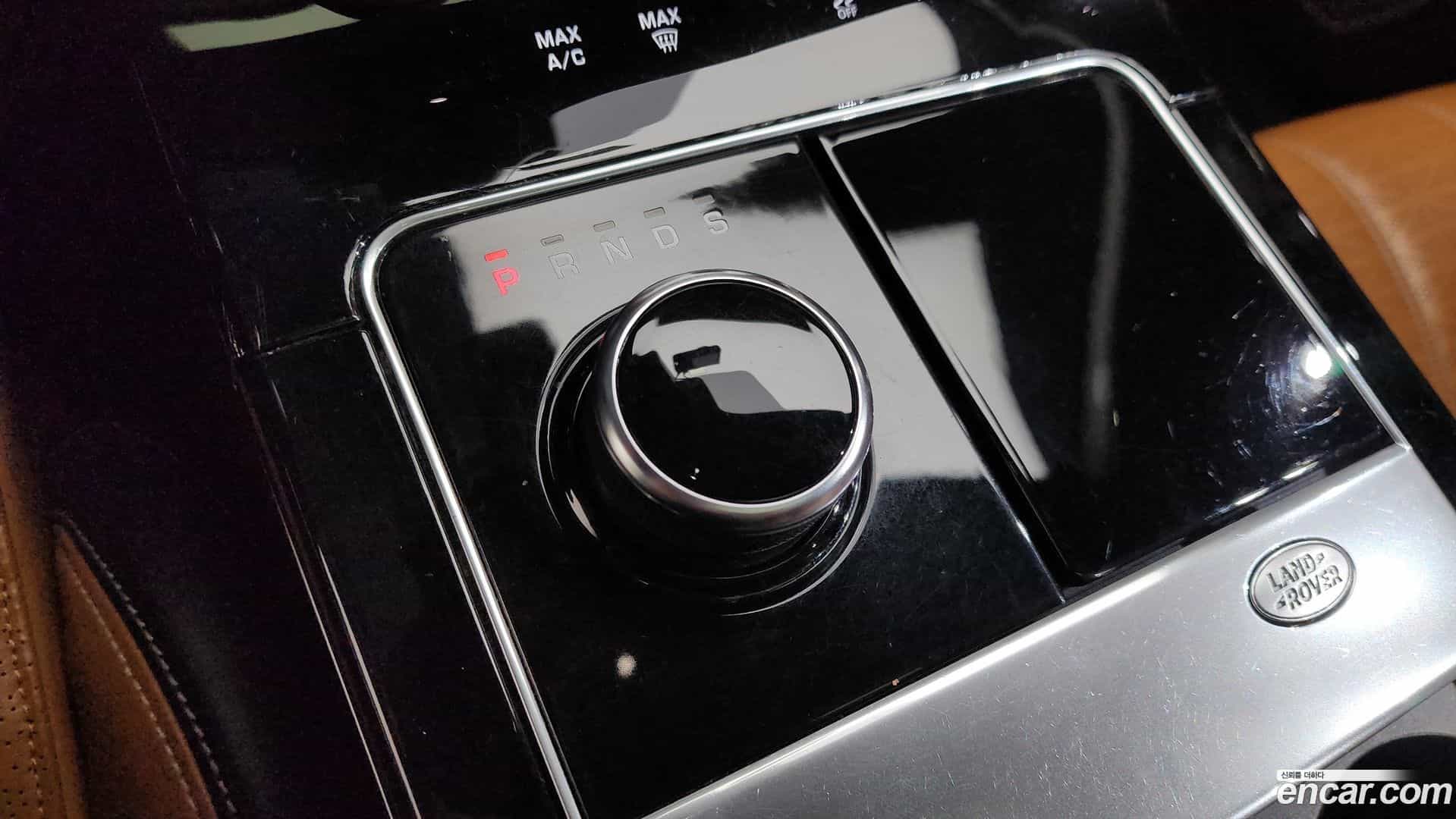 Range Rover Velar Land Rover 2019.0-INNER-009