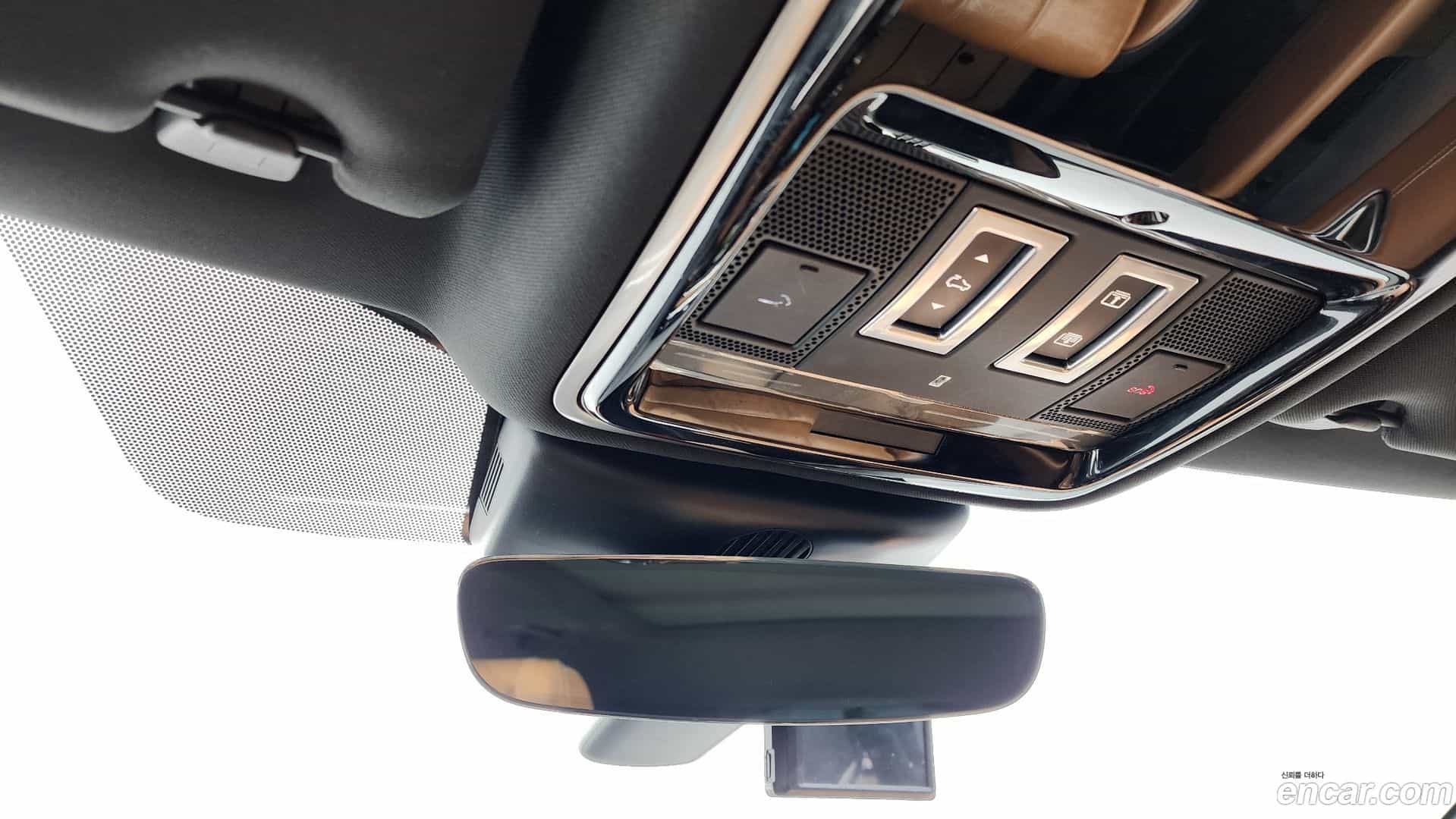 Range Rover Velar Land Rover 2019.0-OPTION-044