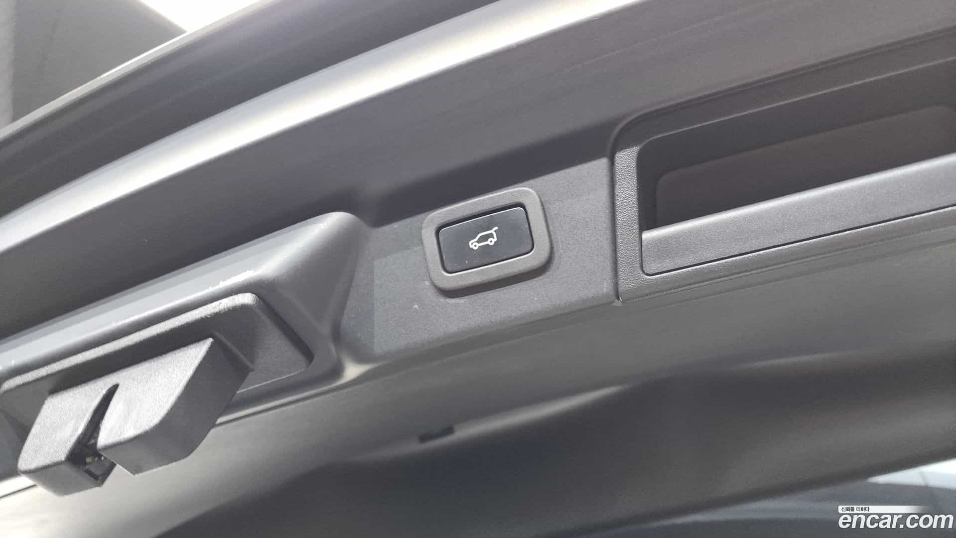 Range Rover Velar Land Rover 2019.0-OPTION-048