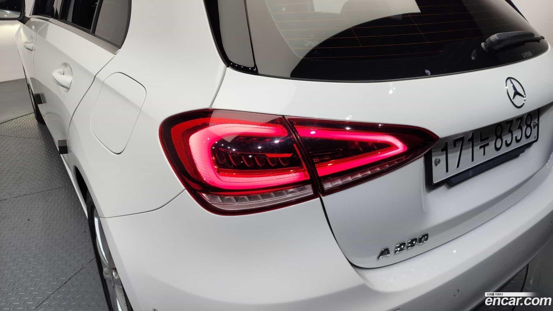 A-Class Mercedes-Benz 2019.9-OUTER-033