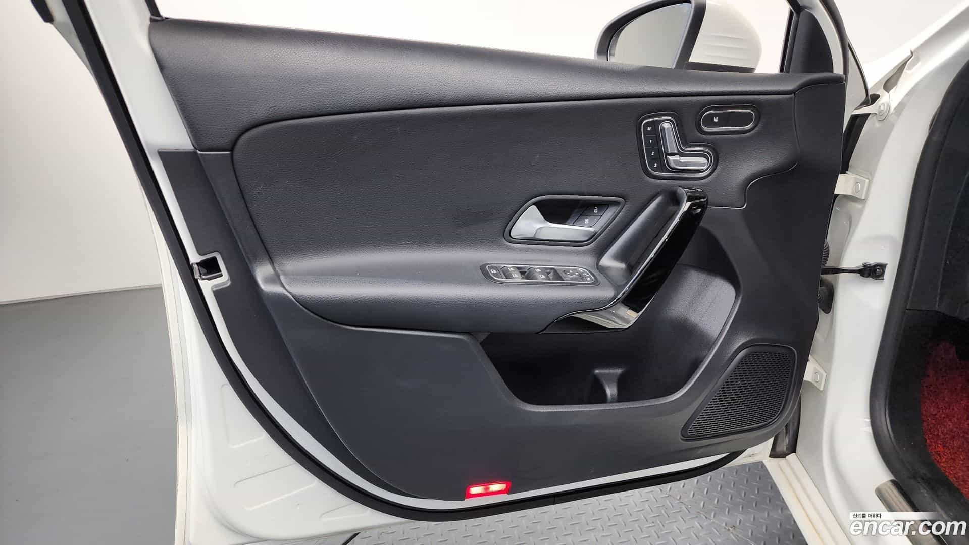 A-Class Mercedes-Benz 2019.9-INNER-034