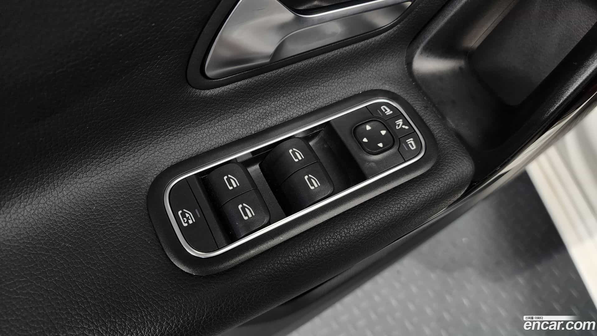 A-Class Mercedes-Benz 2019.9-OPTION-043