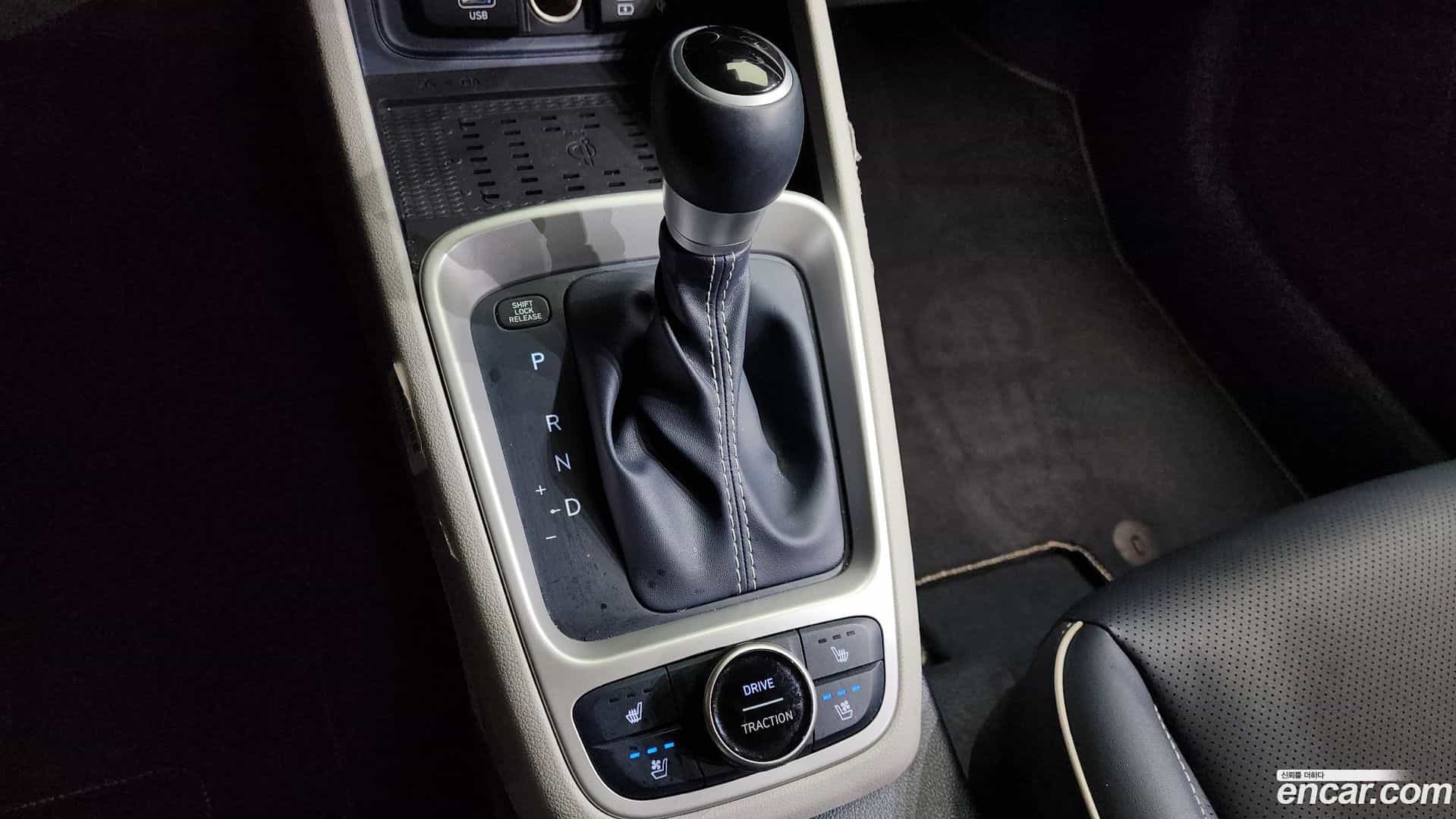 Venue Hyundai 2023.0-INNER-009
