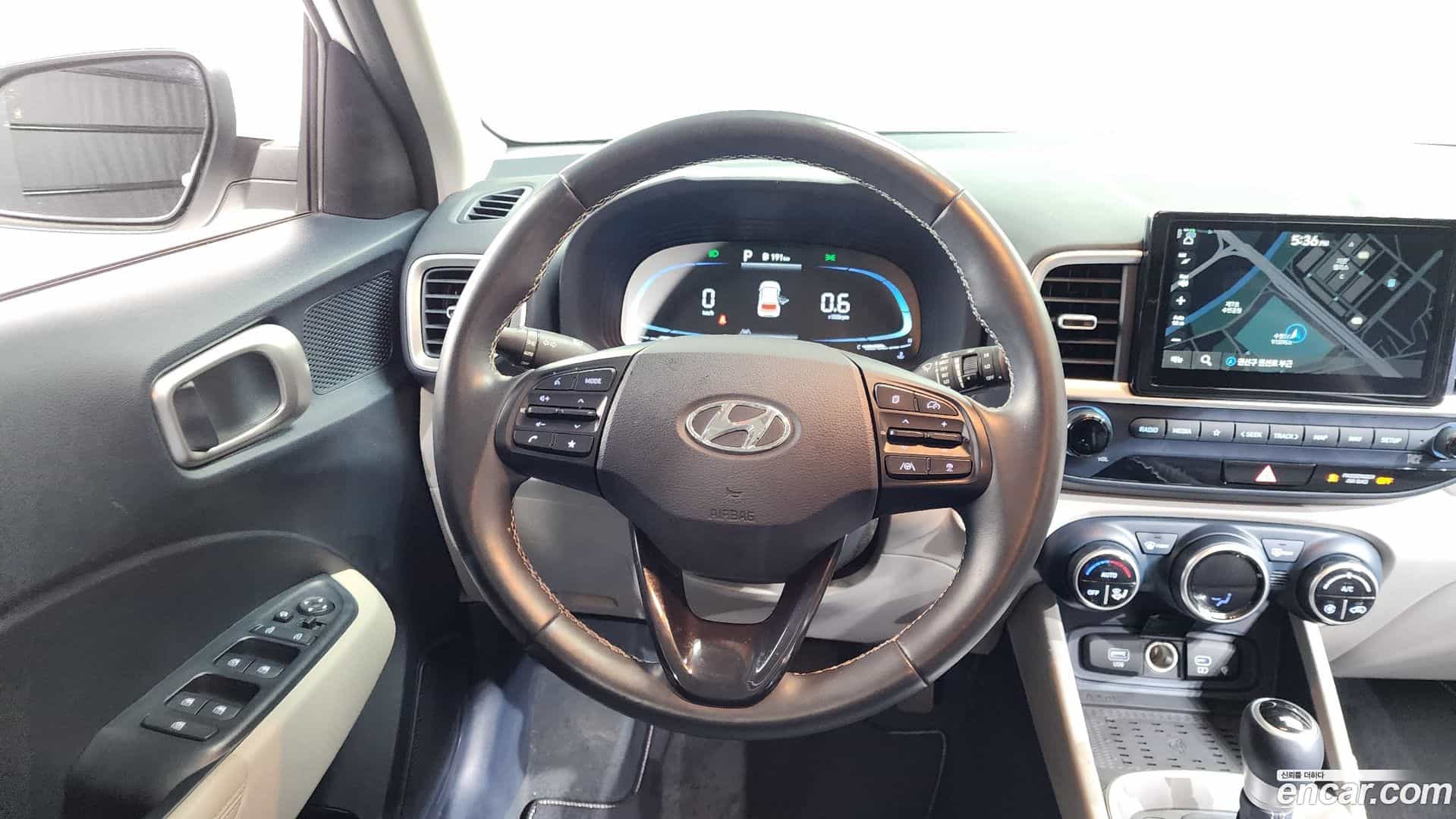 Venue Hyundai 2023.0-OPTION-017