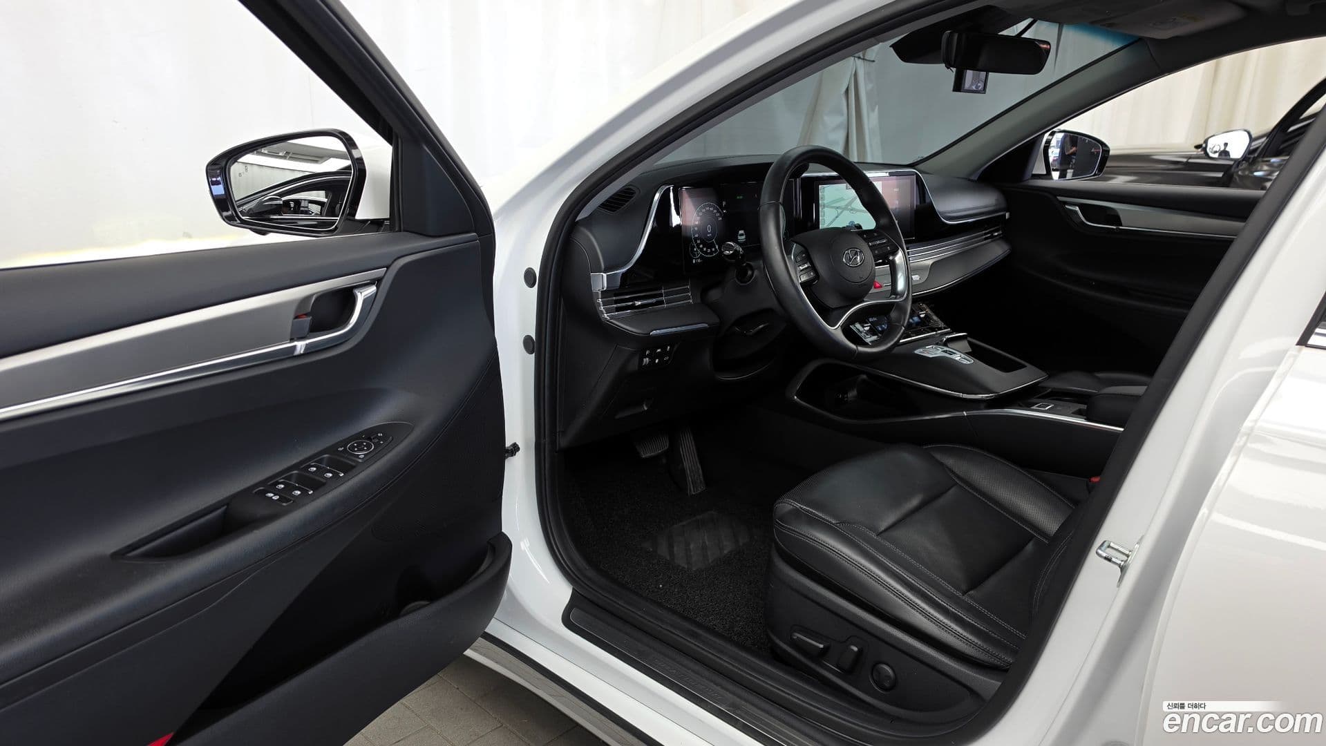 Main__Slider__Photo:Grandeur Hyundai 2021.5-9