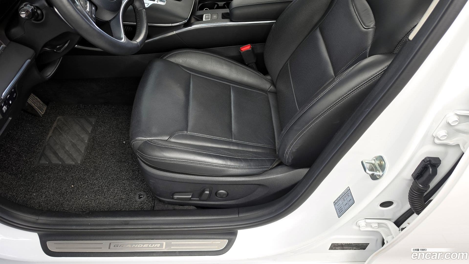 Main__Slider__Photo:Grandeur Hyundai 2021.5-27