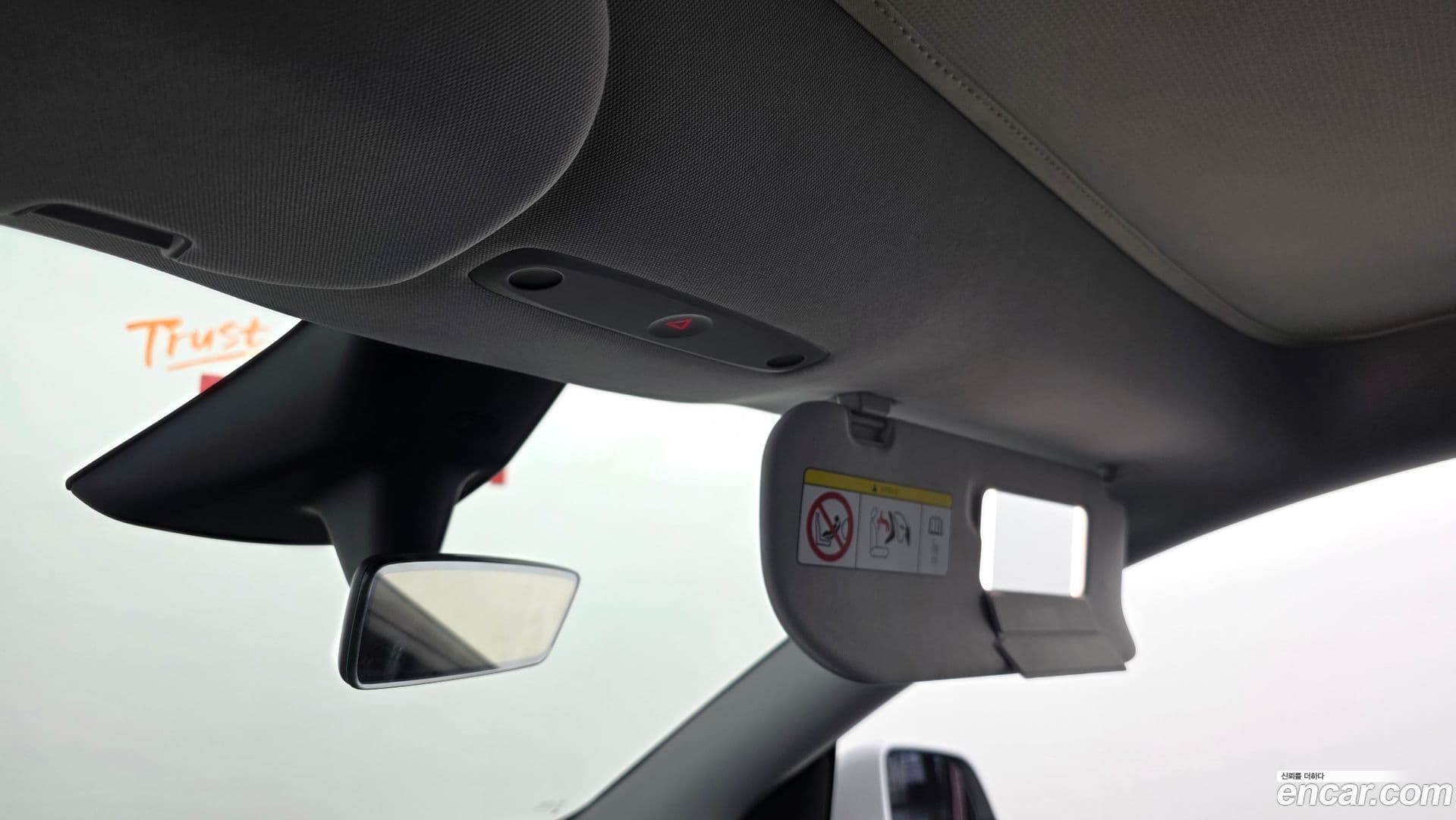 Main__Slider__Photo:Model Y Tesla 2025.8-27