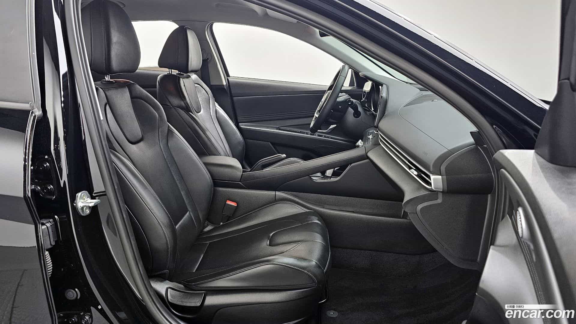 AVANTE Hyundai 2022.2-OPTION-015