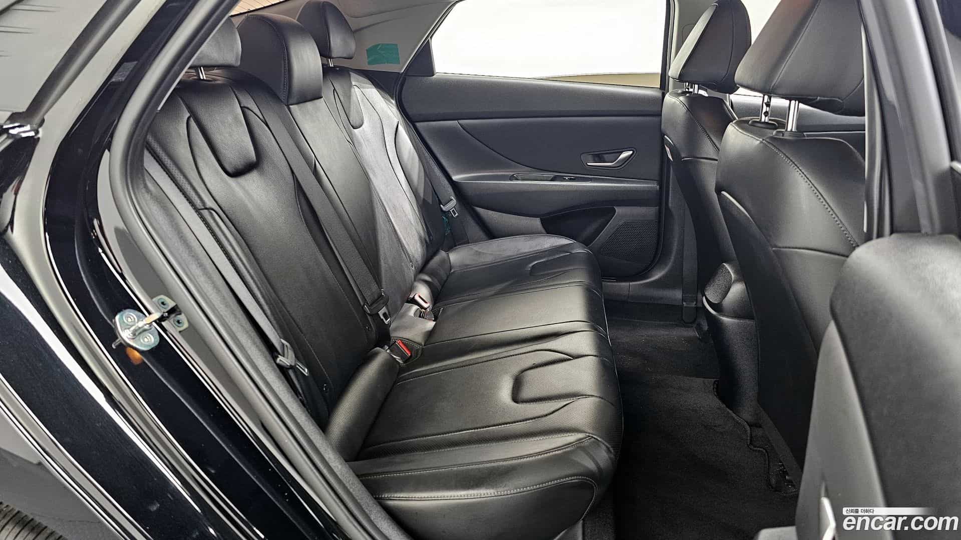 AVANTE Hyundai 2022.2-OPTION-016