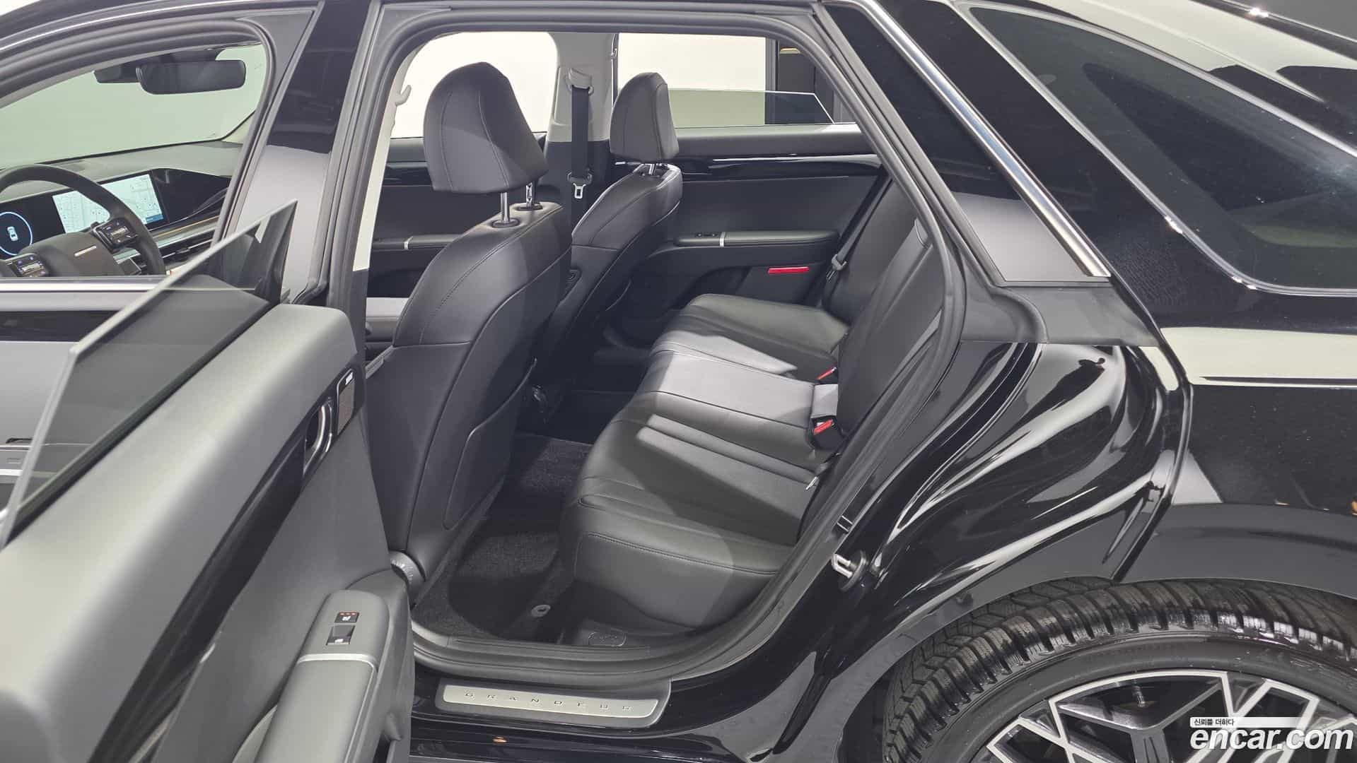 Grandeur Hyundai 2024.11-OPTION-015