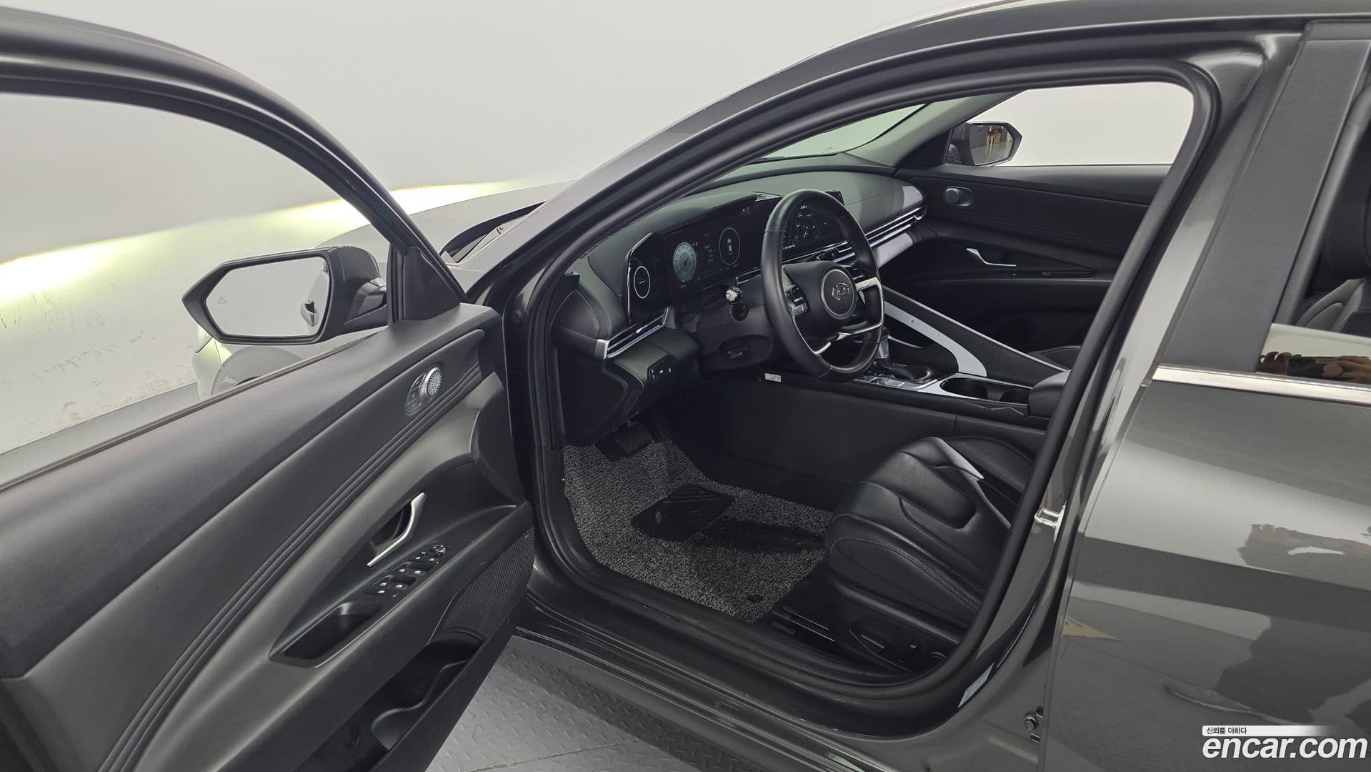 Main__Slider__Photo:AVANTE Hyundai 2023.3-9