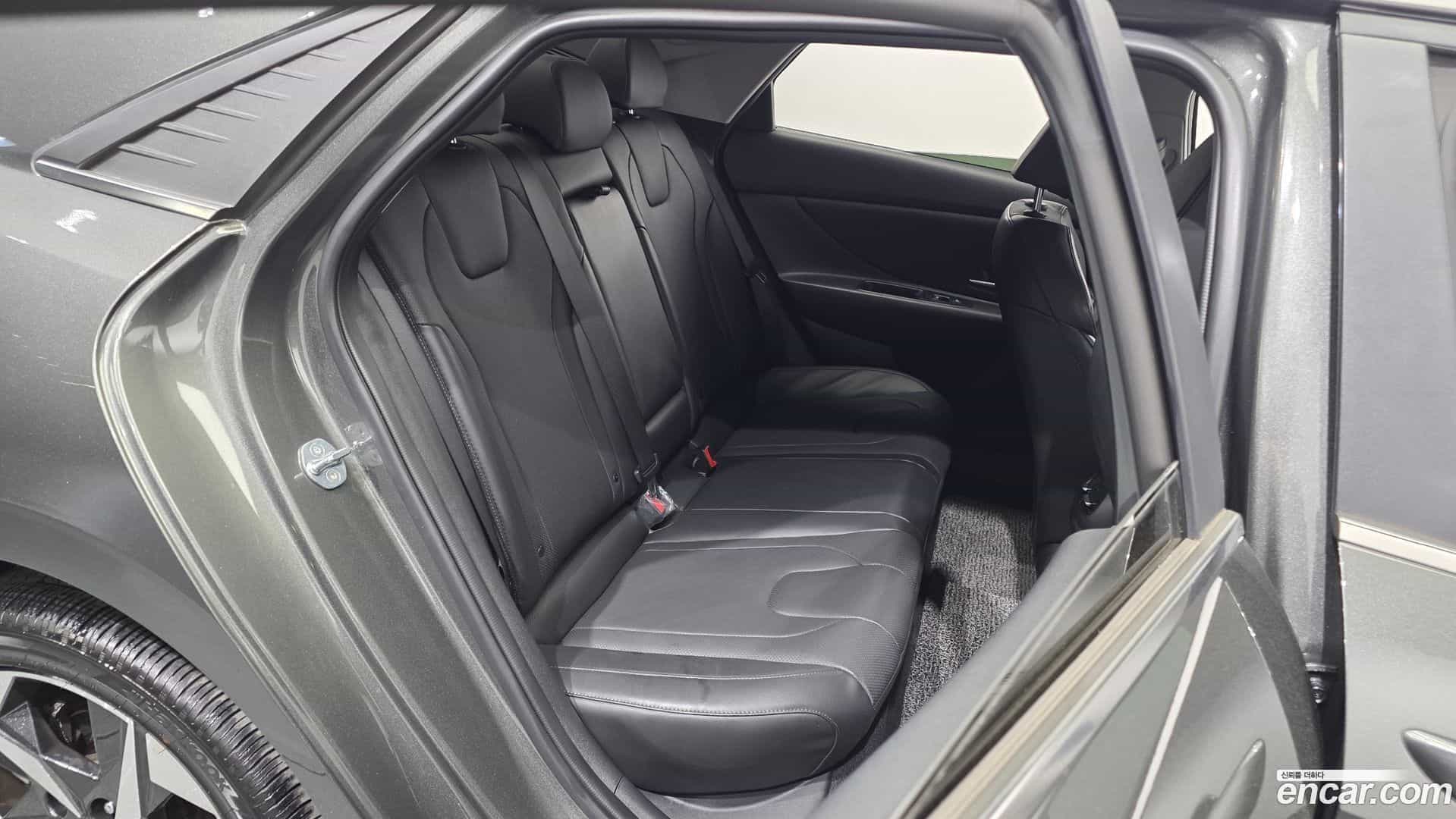 AVANTE Hyundai 2023.3-INNER-036