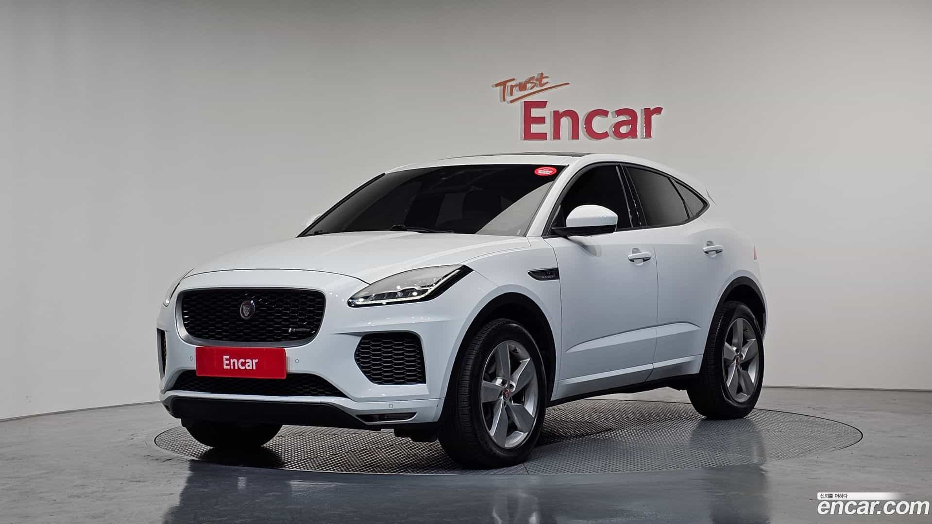 E-PACE Jaguar 2018.4-OUTER-001