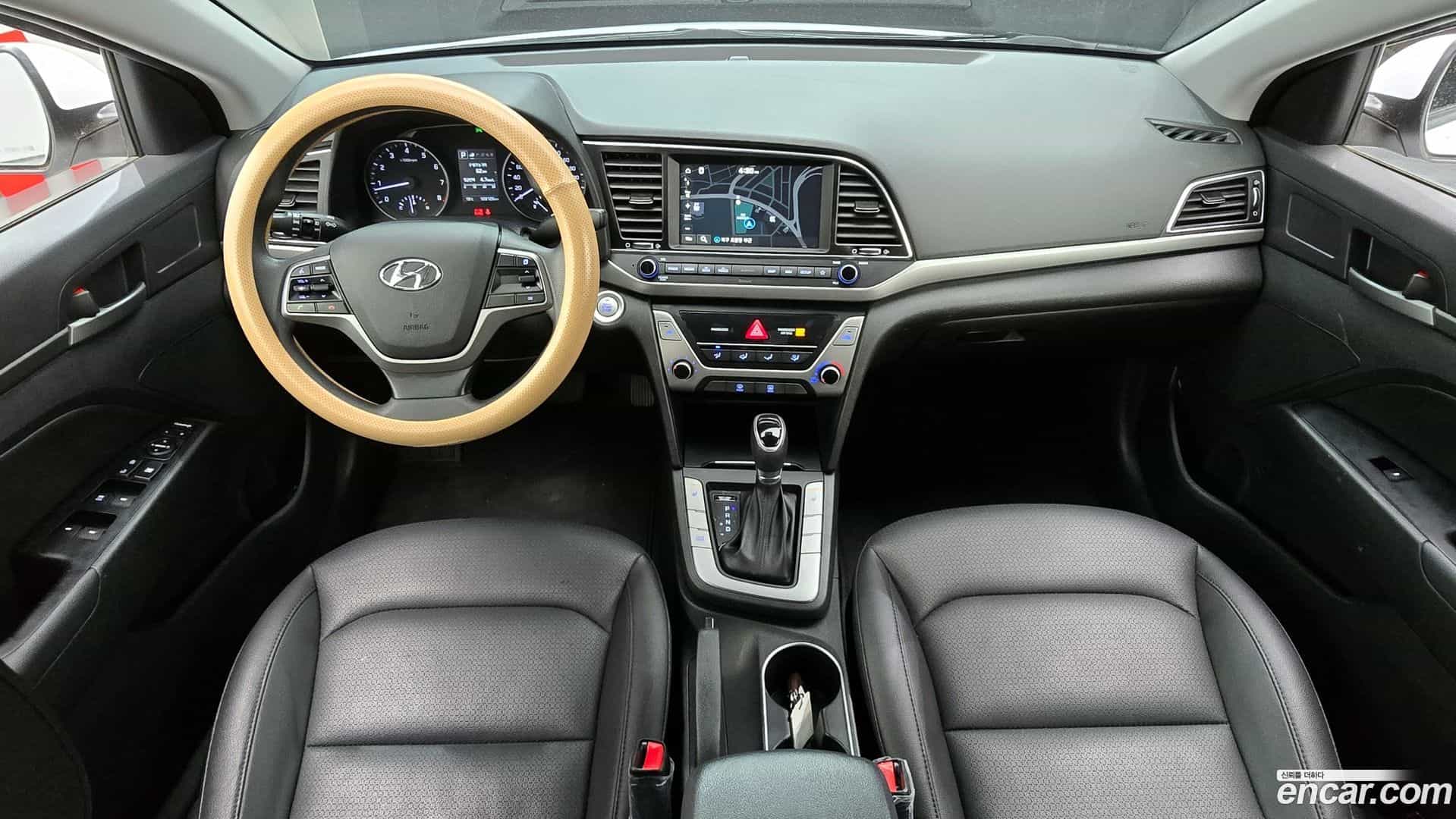 AVANTE Hyundai 2017.11-INNER-007