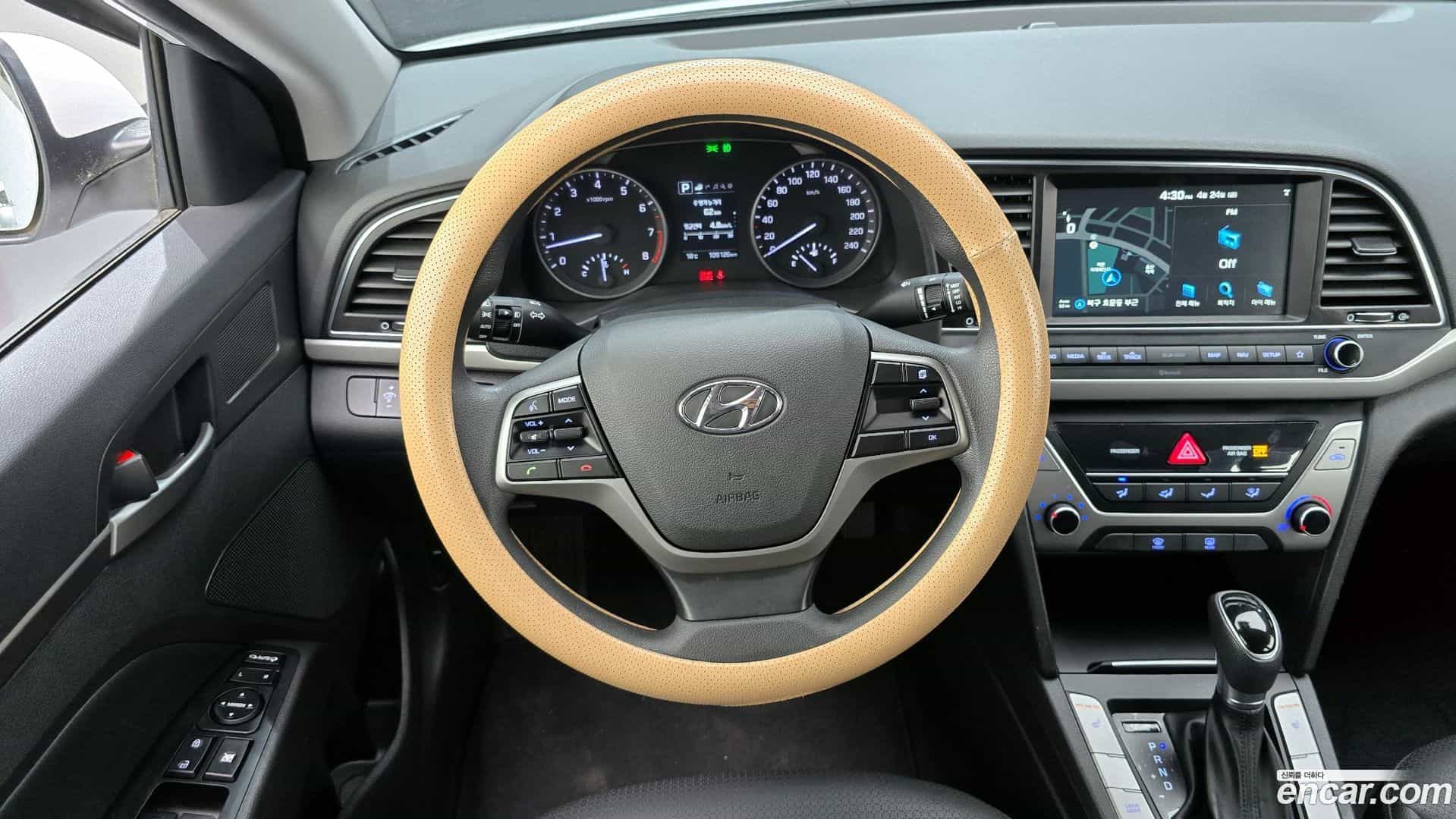 AVANTE Hyundai 2017.11-OPTION-018