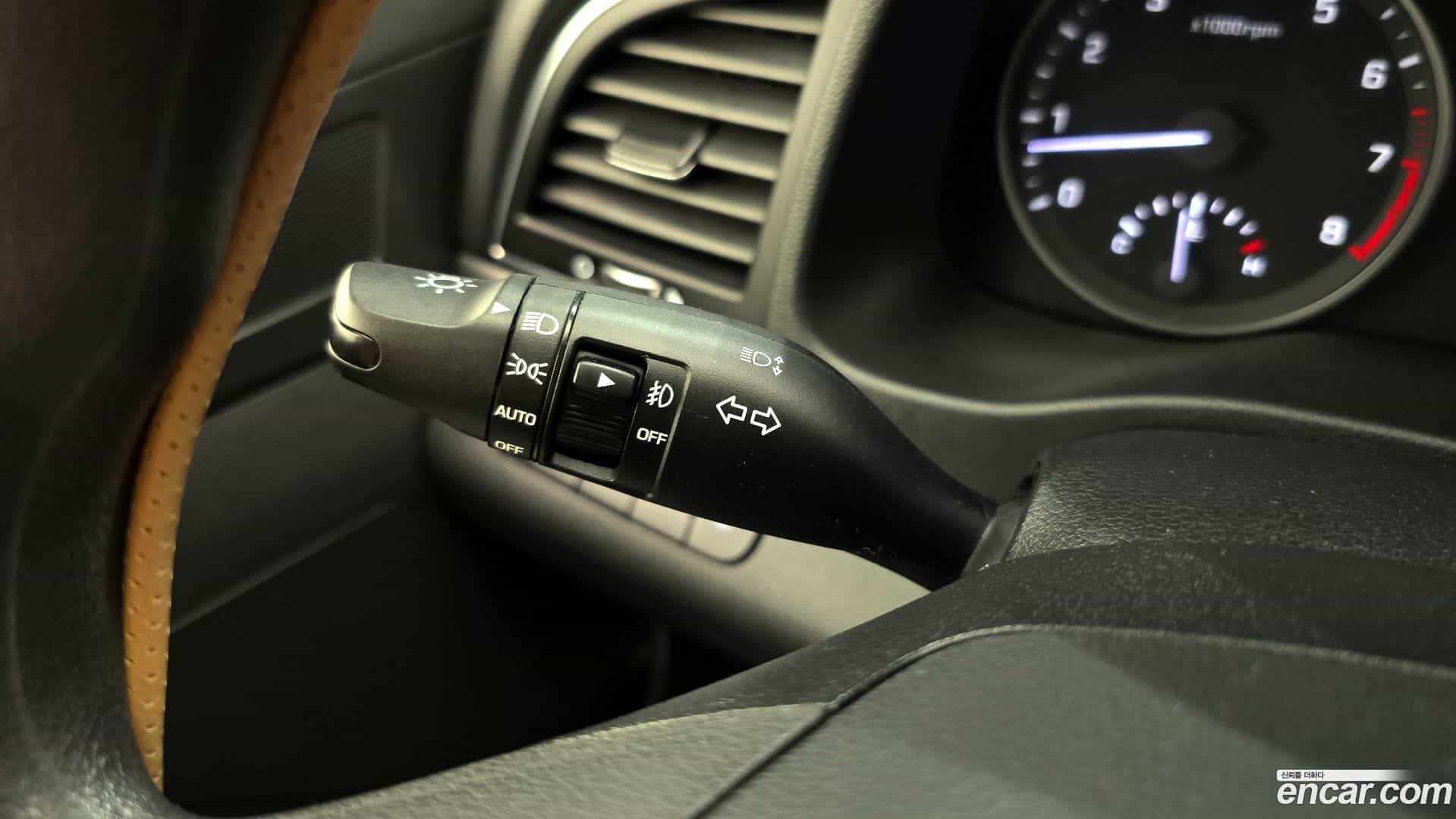 AVANTE Hyundai 2017.11-OPTION-040