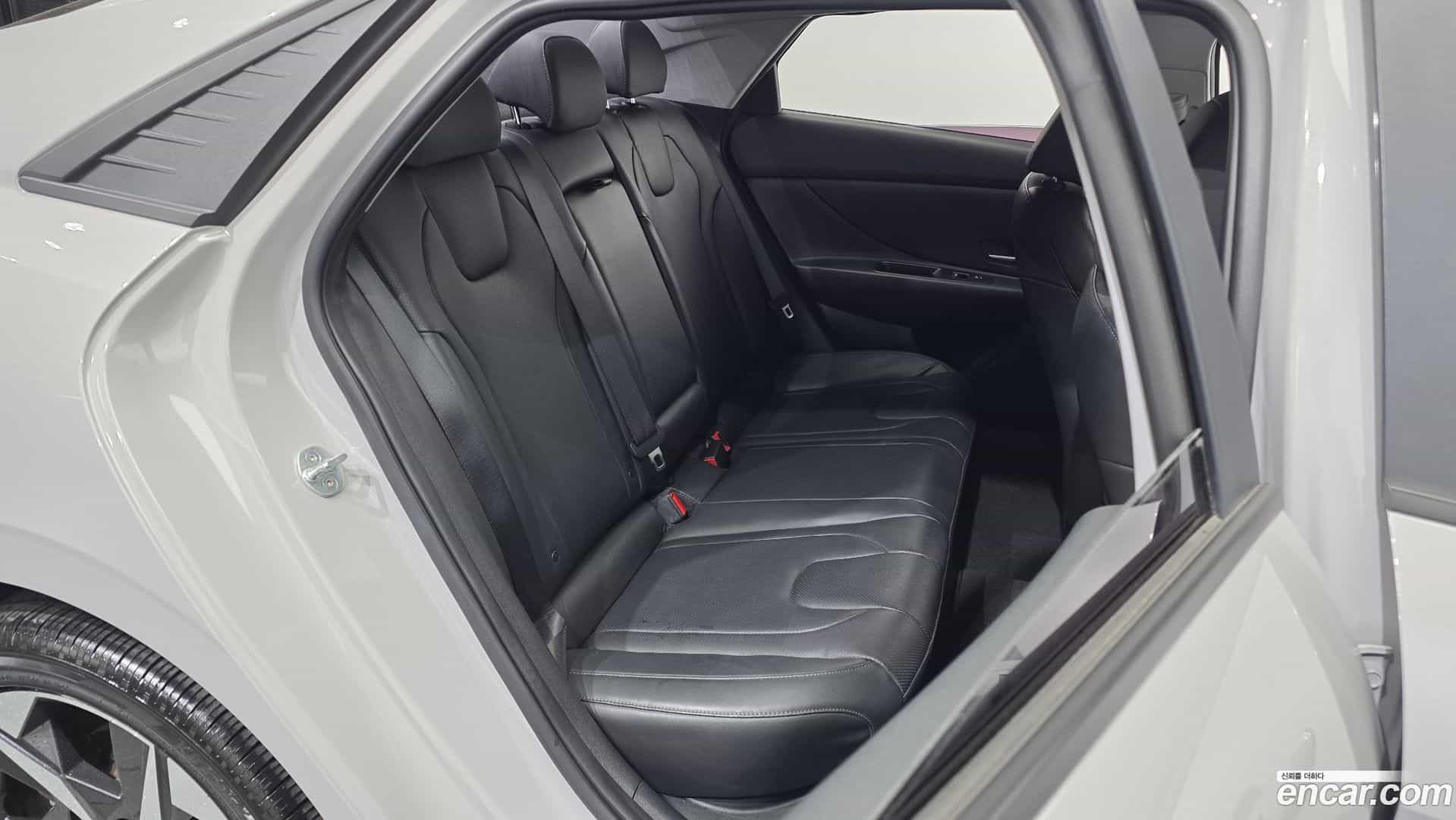 AVANTE Hyundai 2022.2-OPTION-015