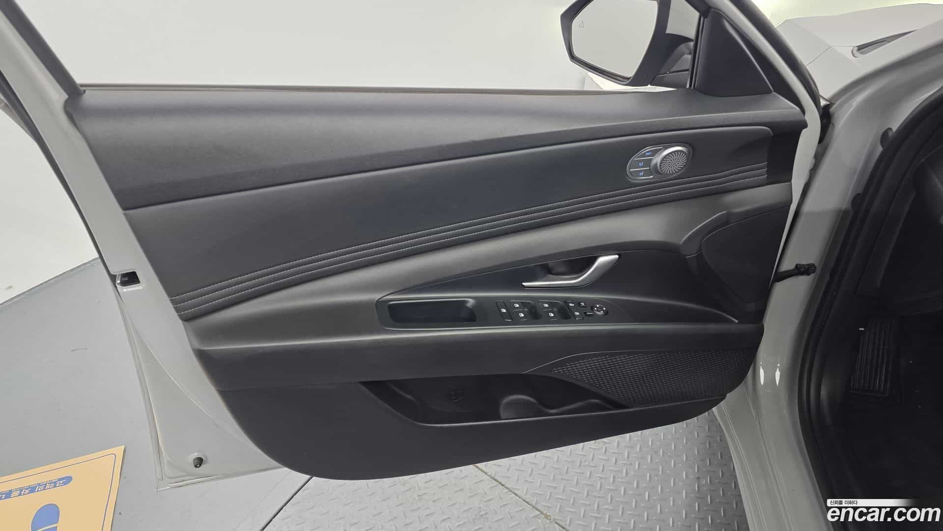 AVANTE Hyundai 2022.2-INNER-034