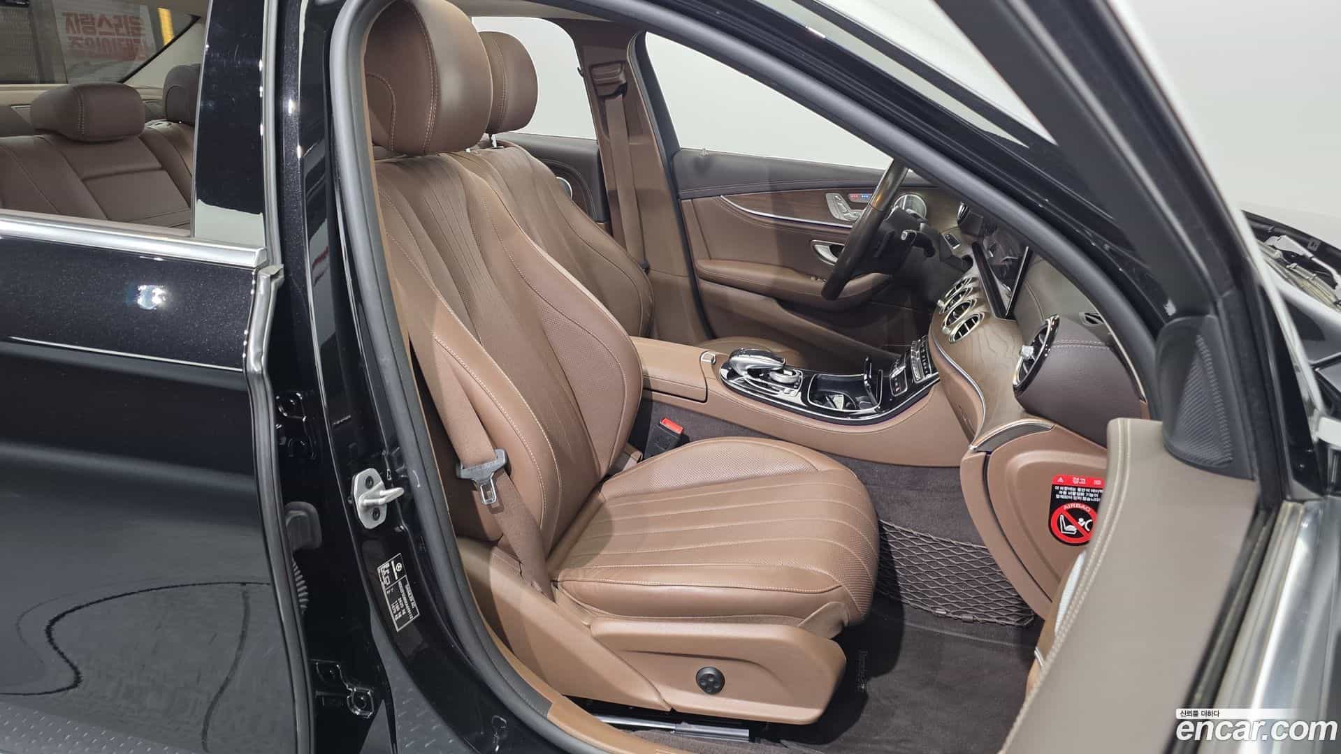 E-Class Mercedes-Benz 2019.11-OPTION-016