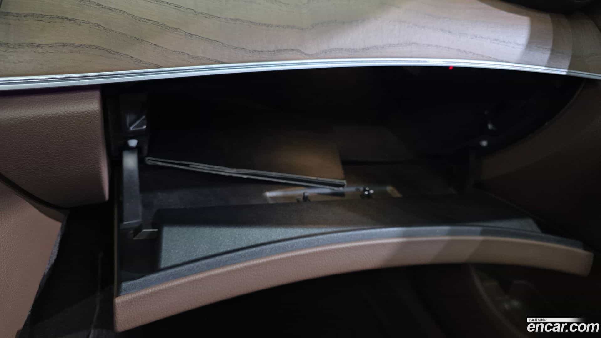 E-Class Mercedes-Benz 2019.11-OPTION-043