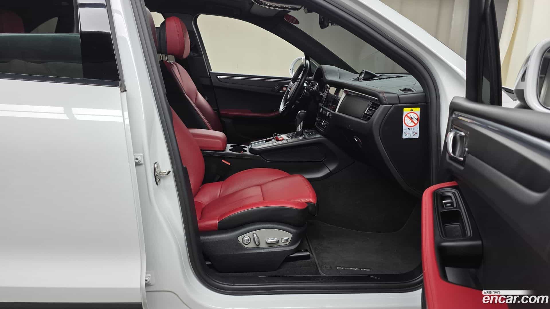 Macan Porsche 2021.8-OPTION-015