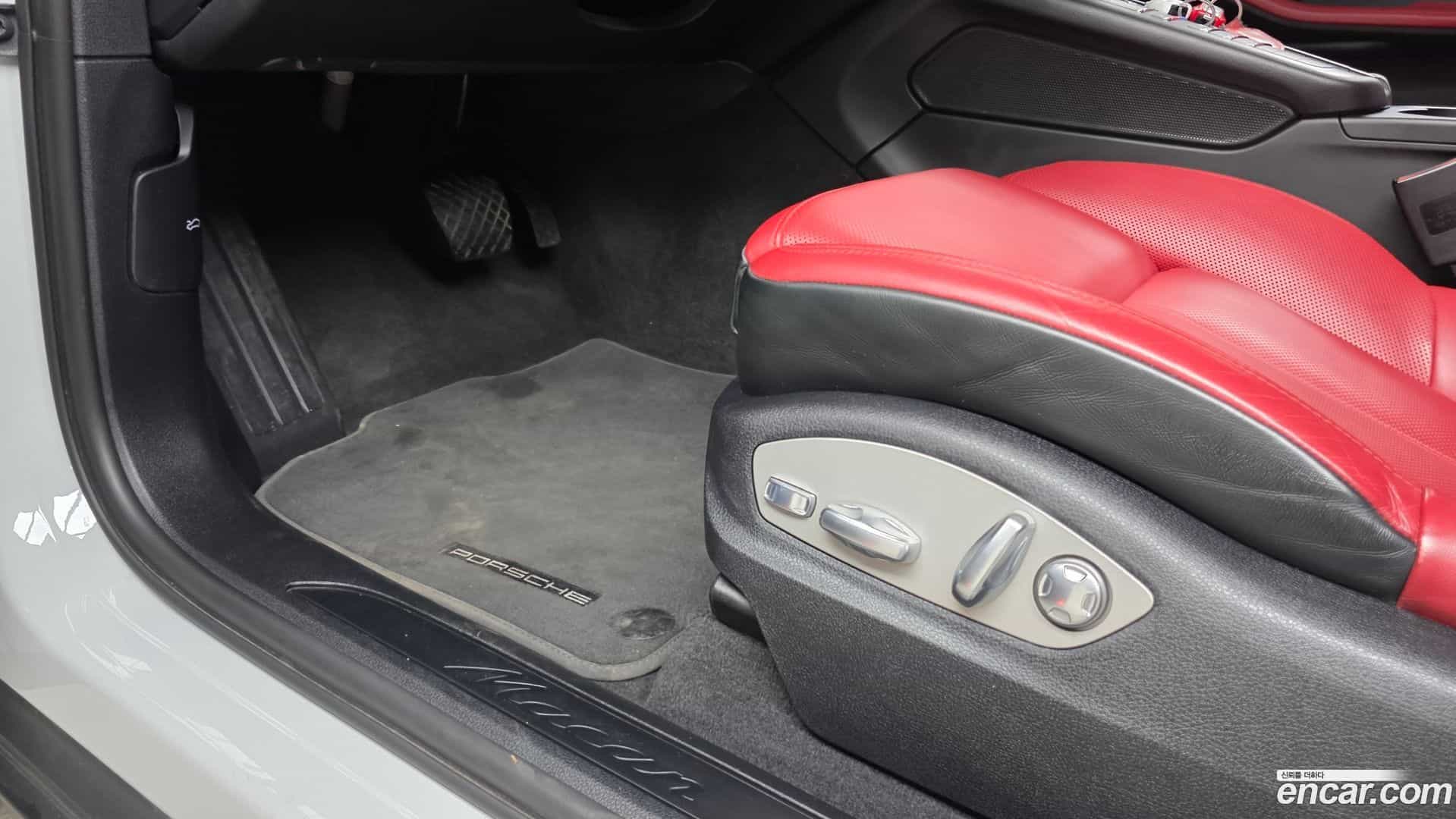 Macan Porsche 2021.8-OPTION-043