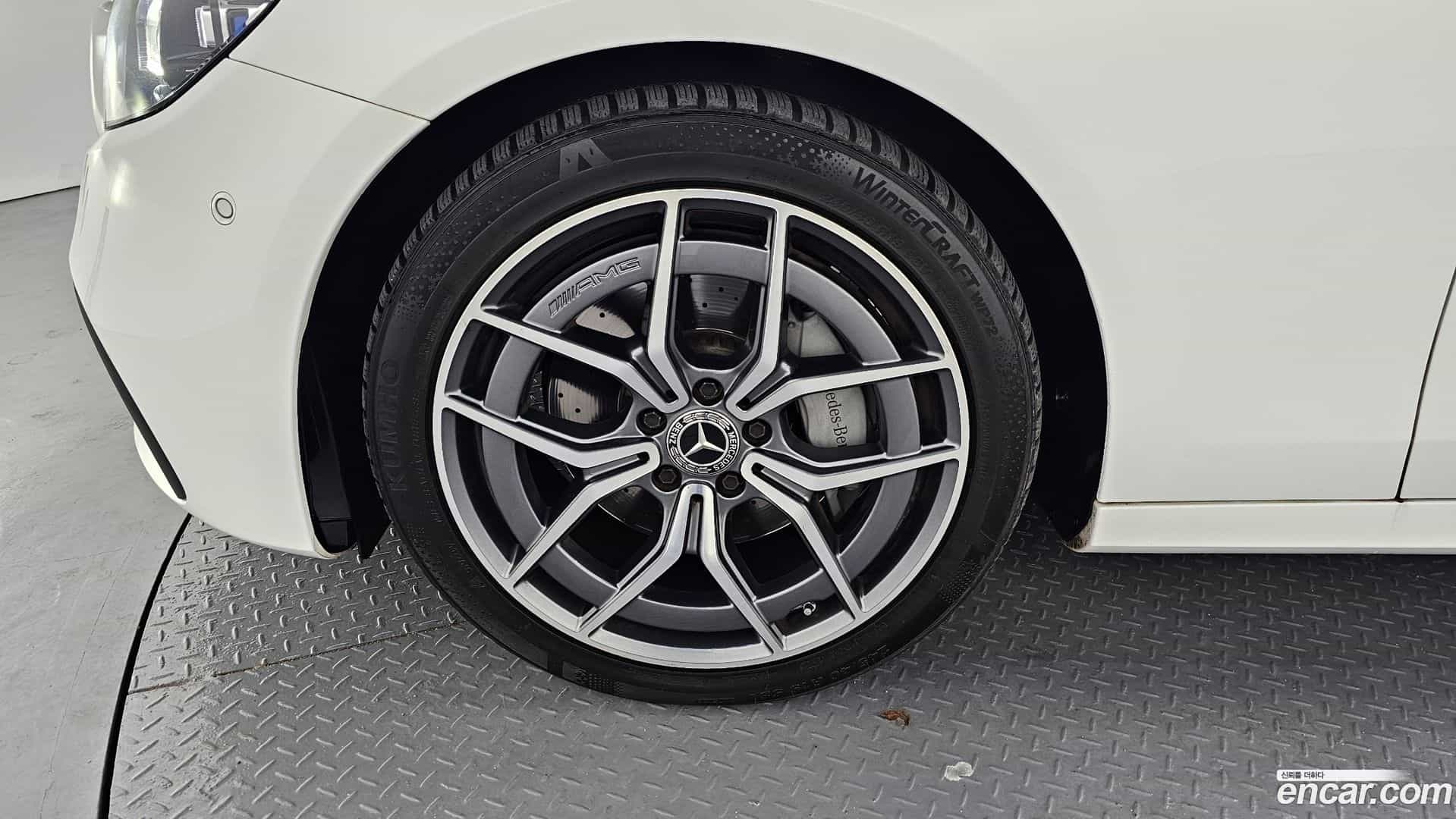 E-Class Mercedes-Benz 2022.6-OUTER-005