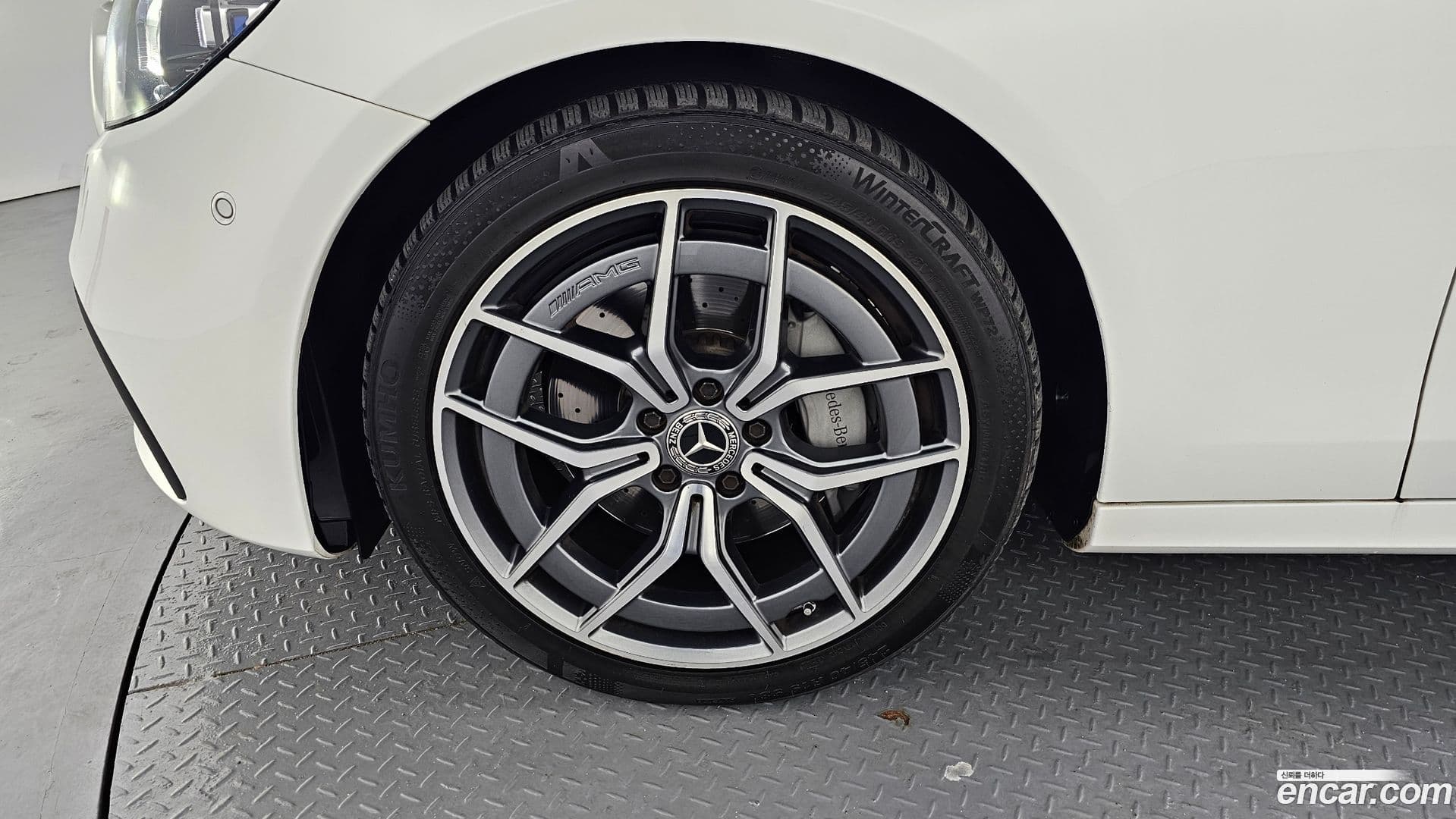 Main__Slider__Photo:E-Class Mercedes-Benz 2022.6-4