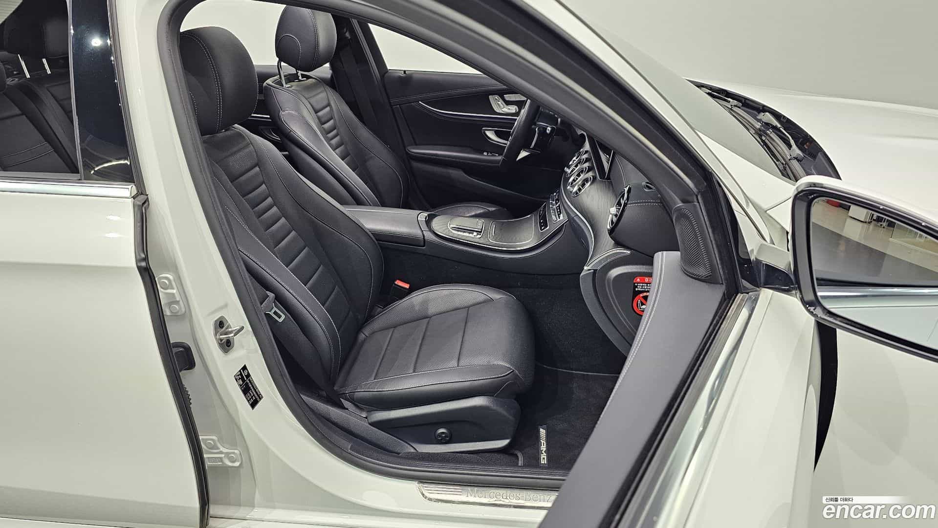 E-Class Mercedes-Benz 2022.6-INNER-010