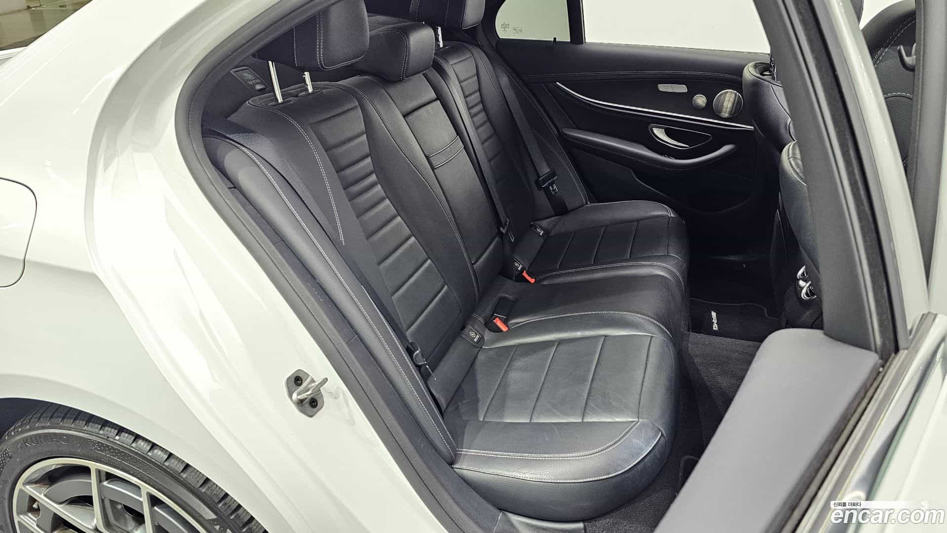 E-Class Mercedes-Benz 2022.6-OPTION-015