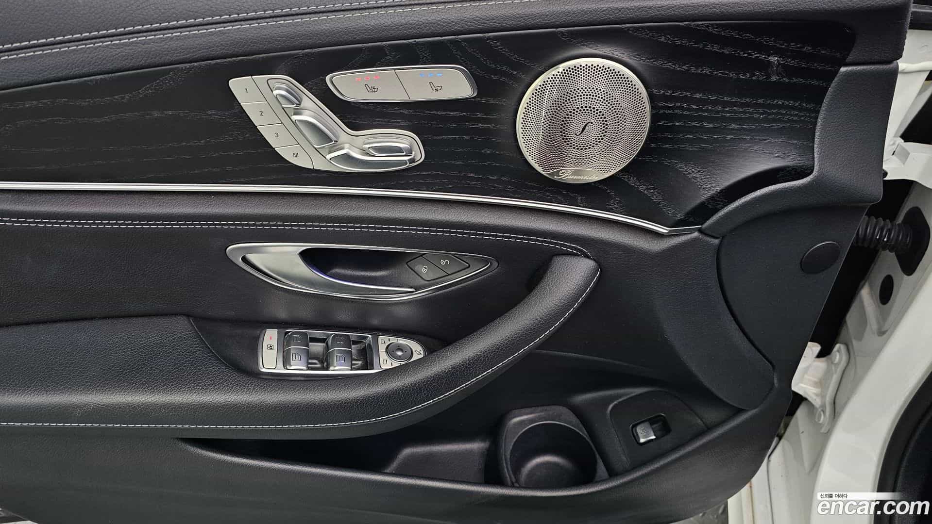 E-Class Mercedes-Benz 2022.6-OPTION-021