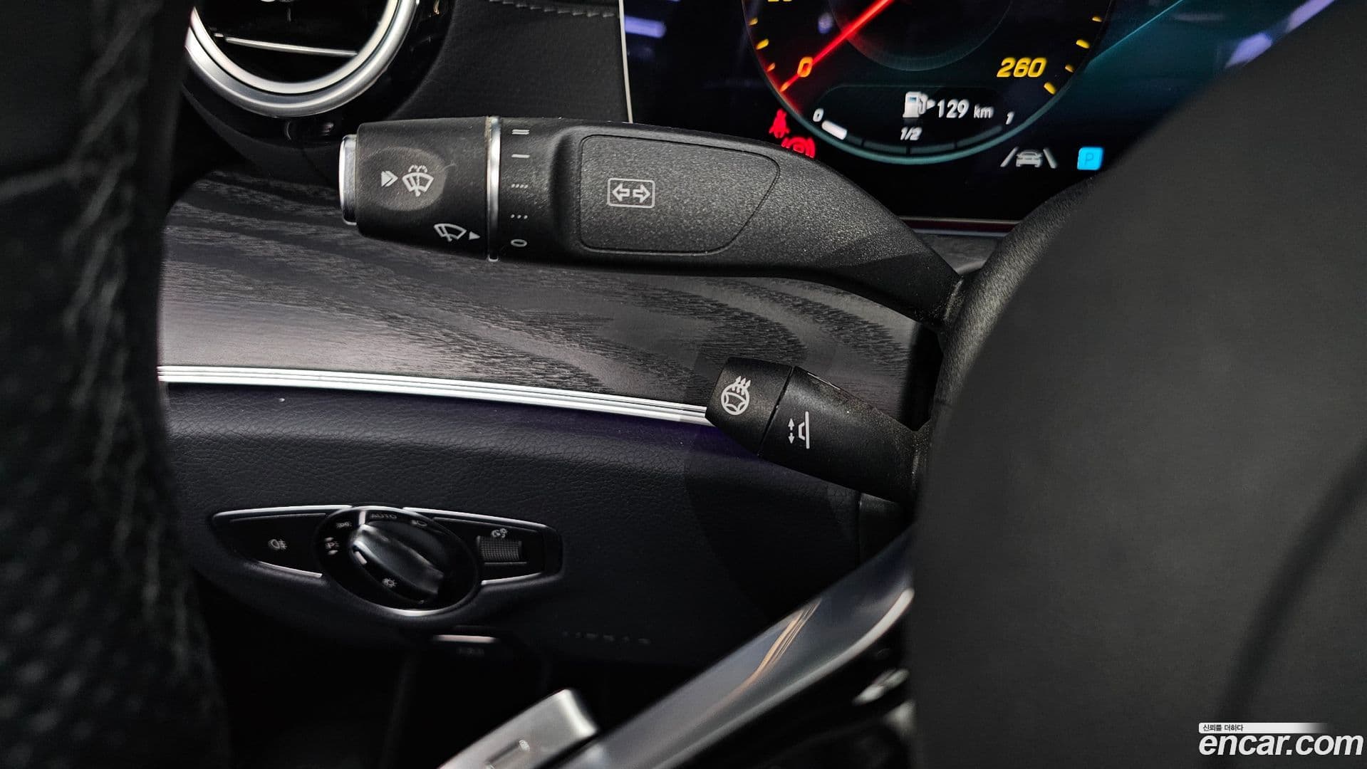 Main__Slider__Photo:E-Class Mercedes-Benz 2022.6-17