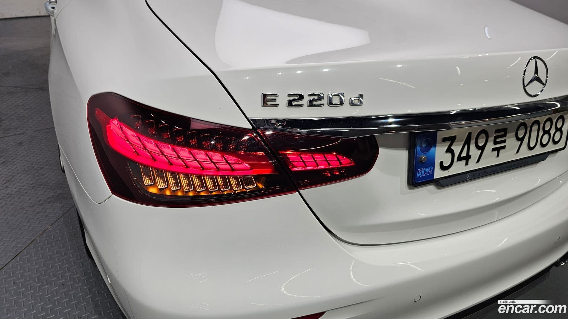 Main__Slider__Photo:E-Class Mercedes-Benz 2022.6-22